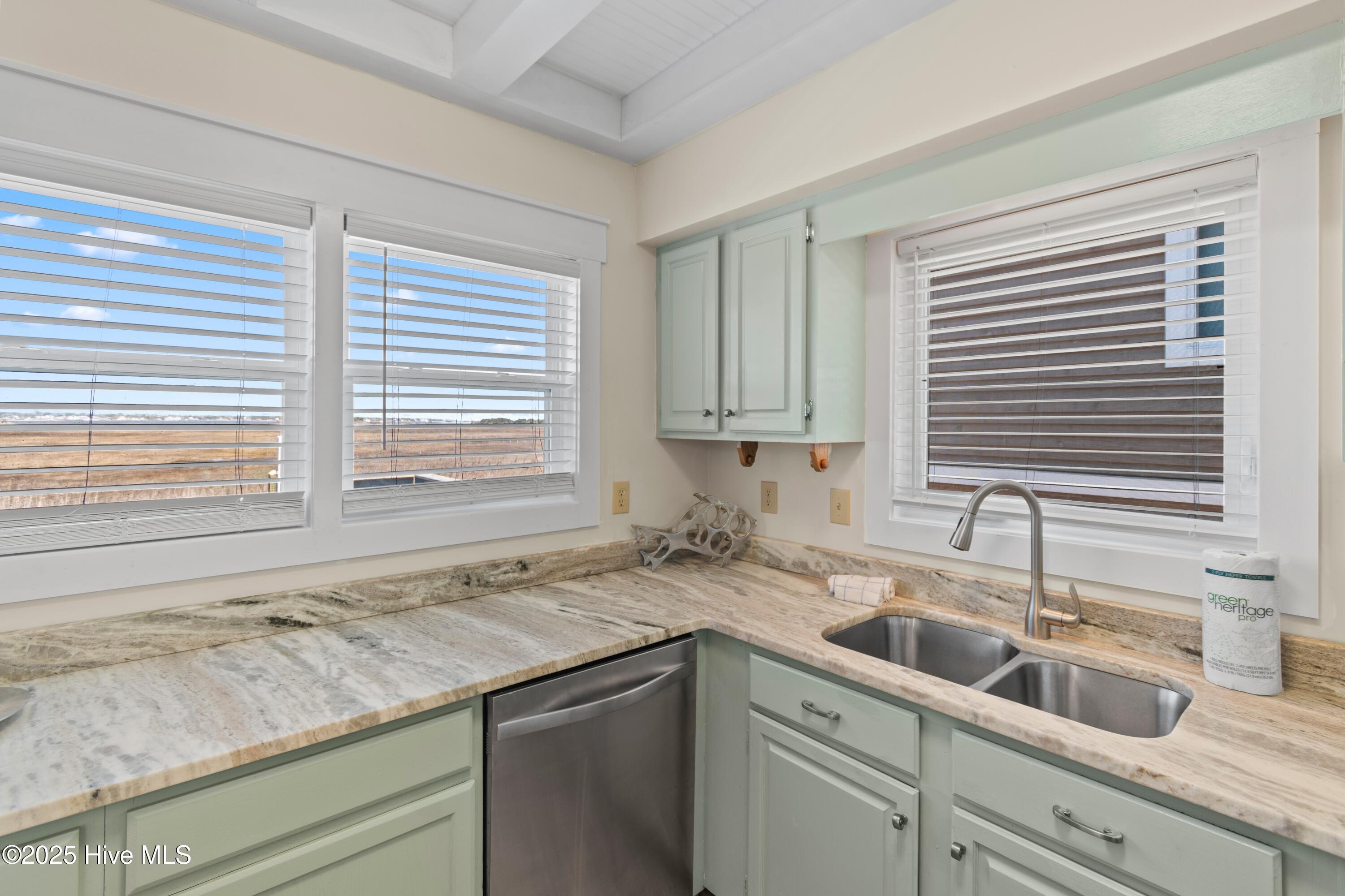 108 Caswell Beach Road