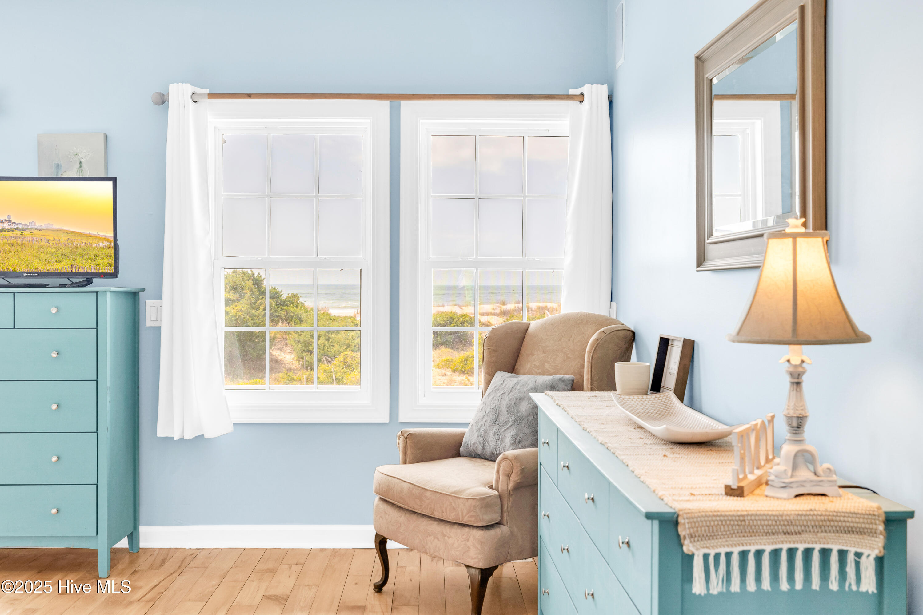 6901 Kings Lynn Drive