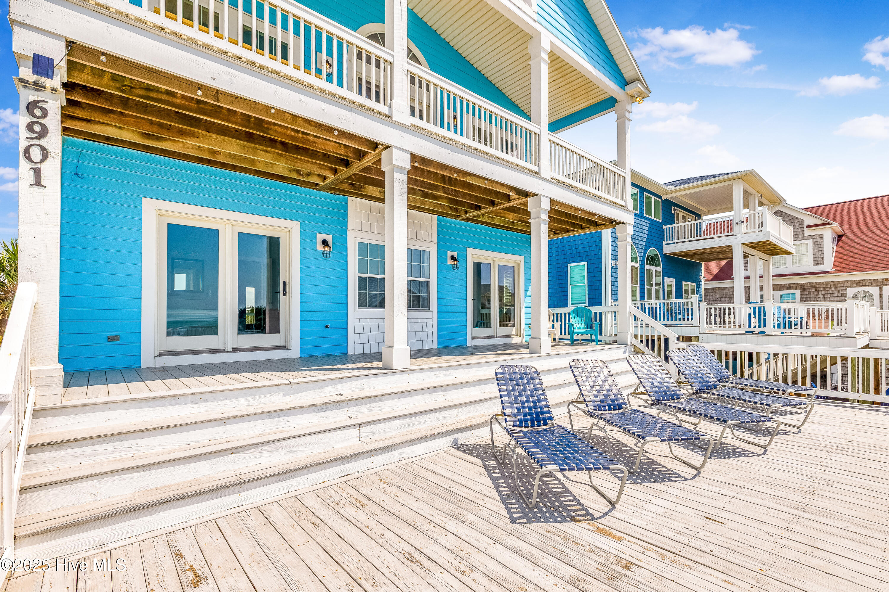 6901 Kings Lynn Drive