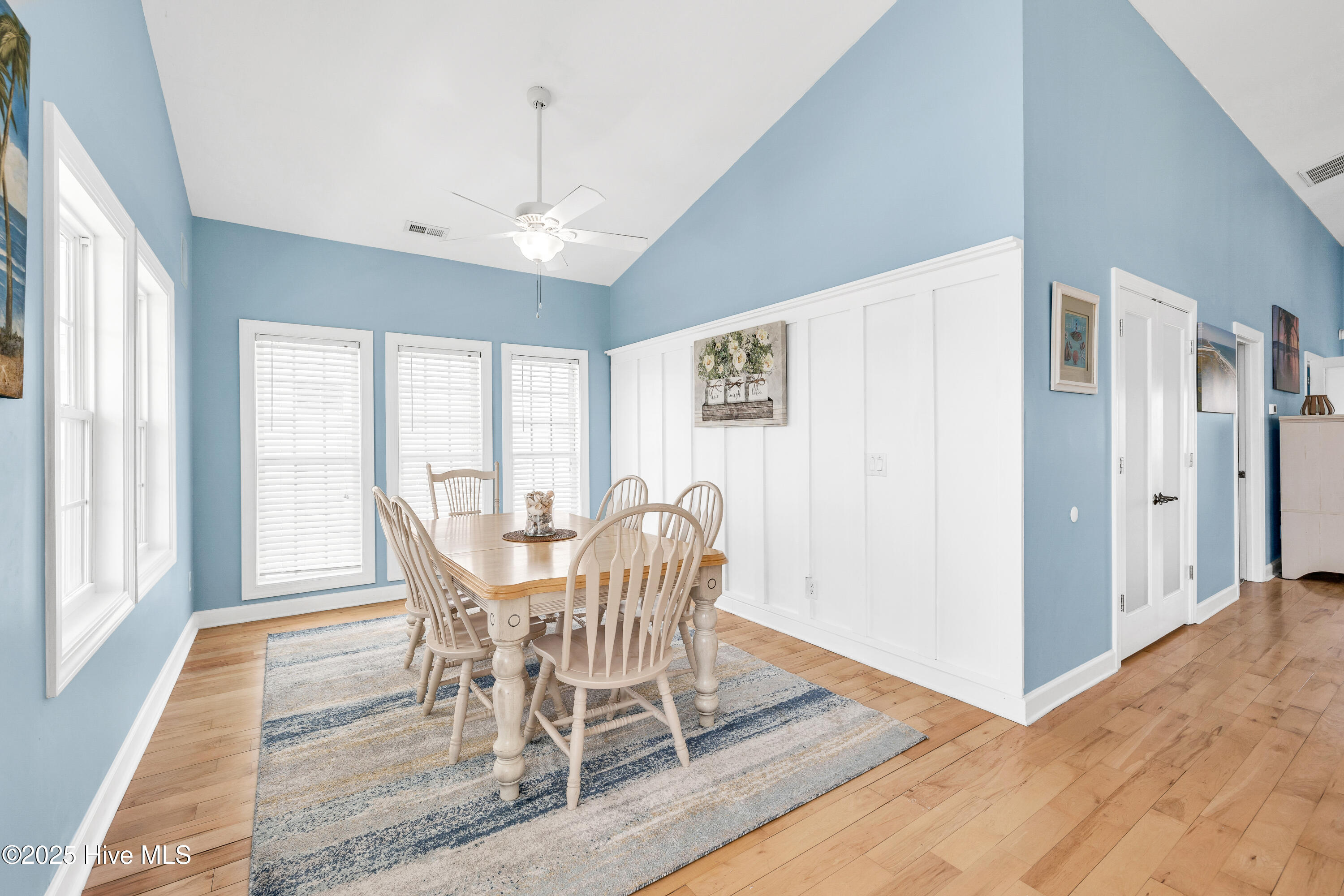 6901 Kings Lynn Drive