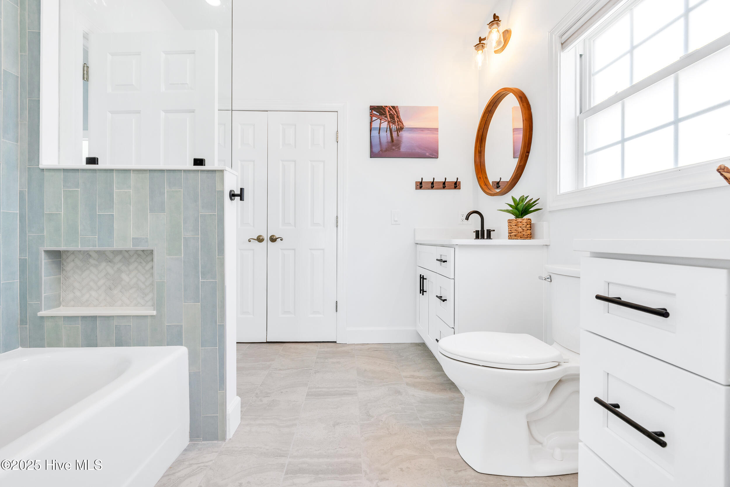 6901 Kings Lynn Drive