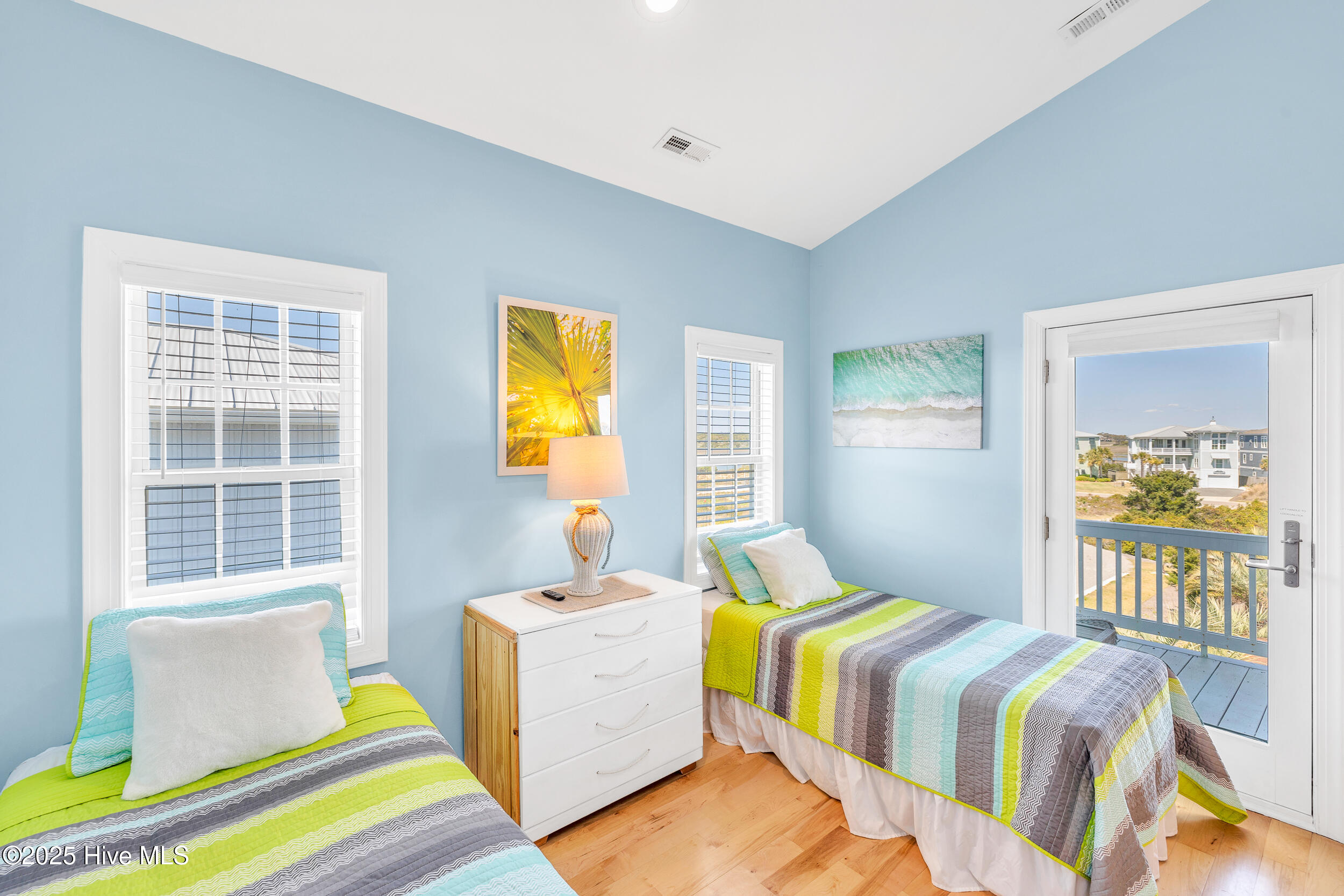 6901 Kings Lynn Drive