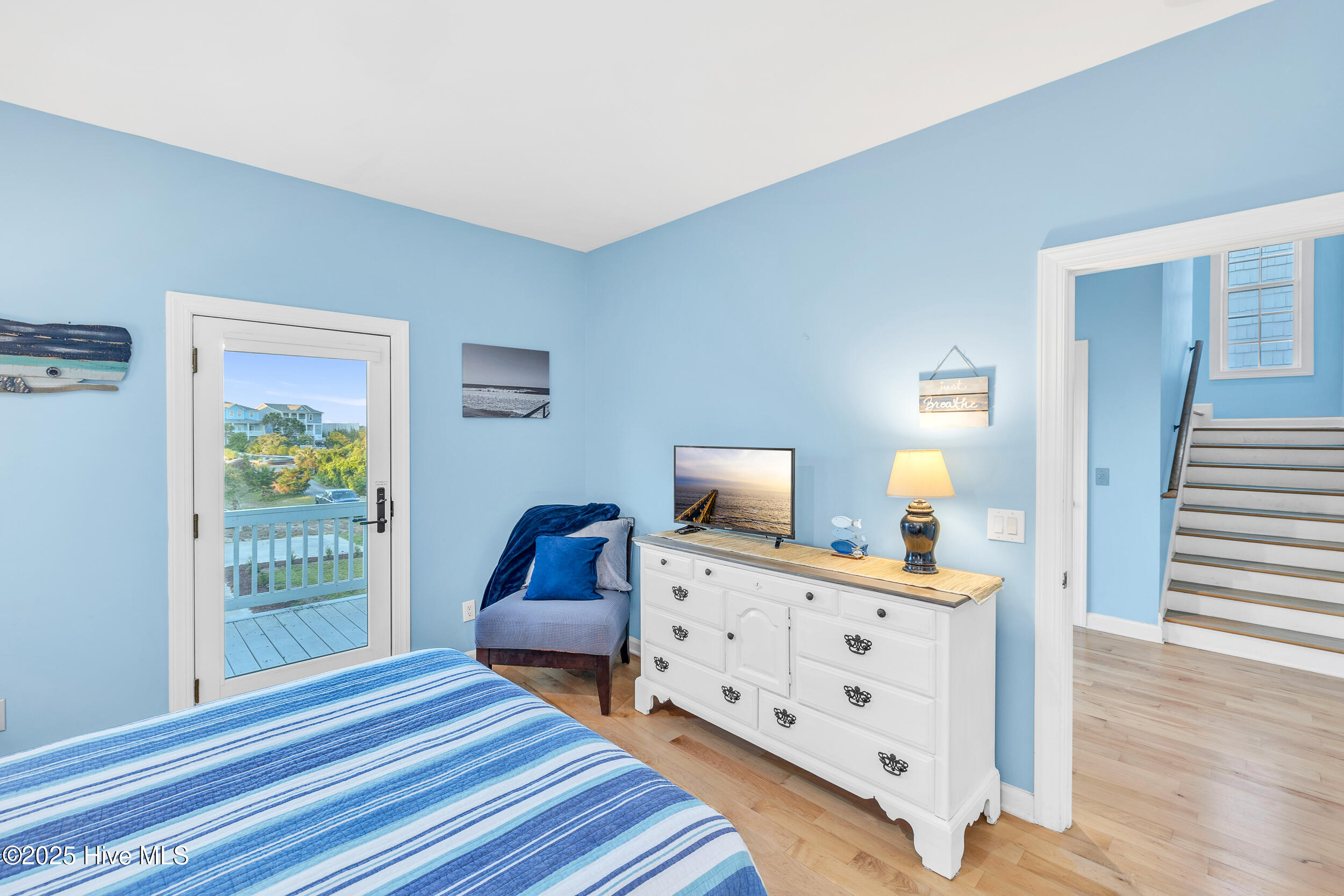 6901 Kings Lynn Drive