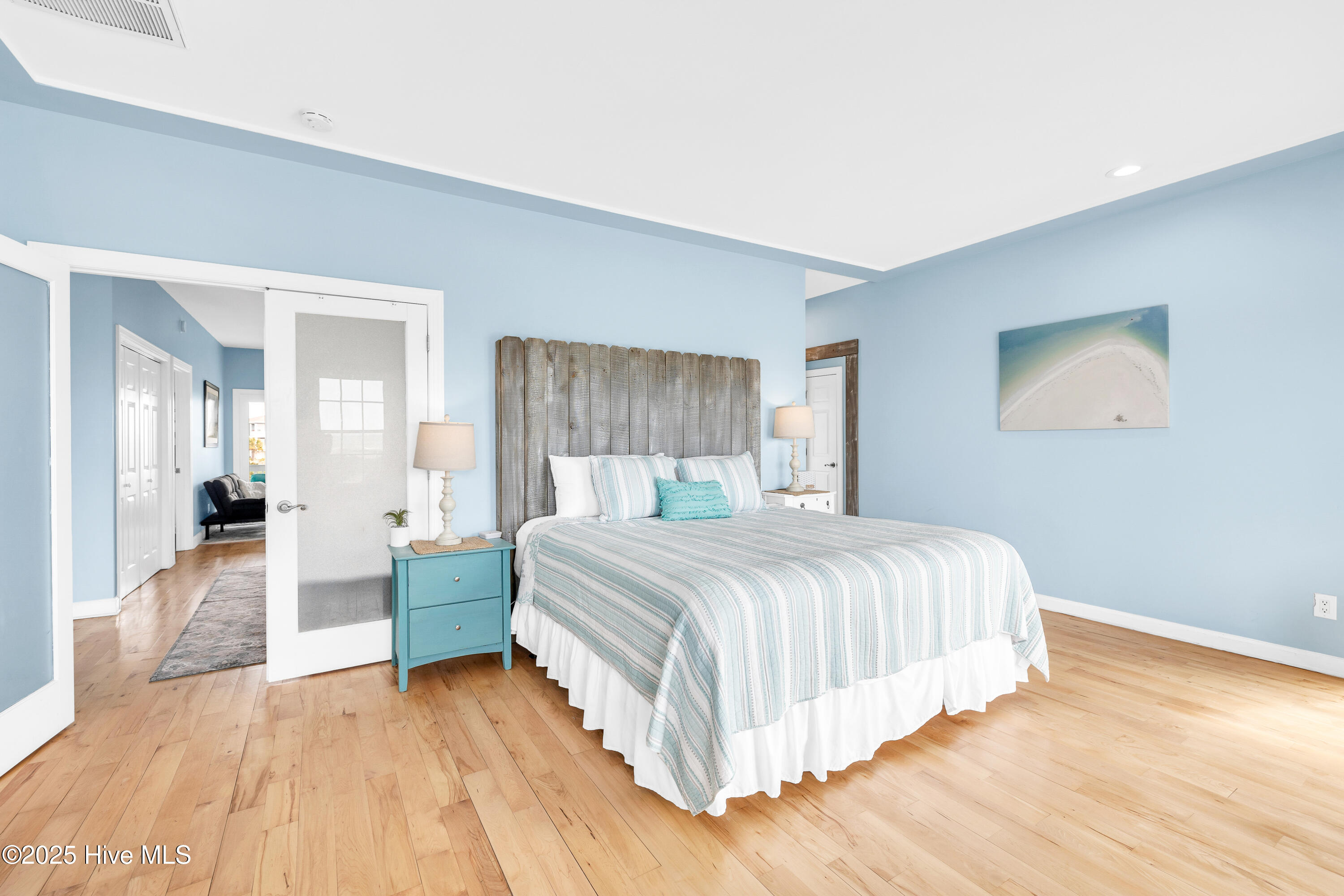 6901 Kings Lynn Drive