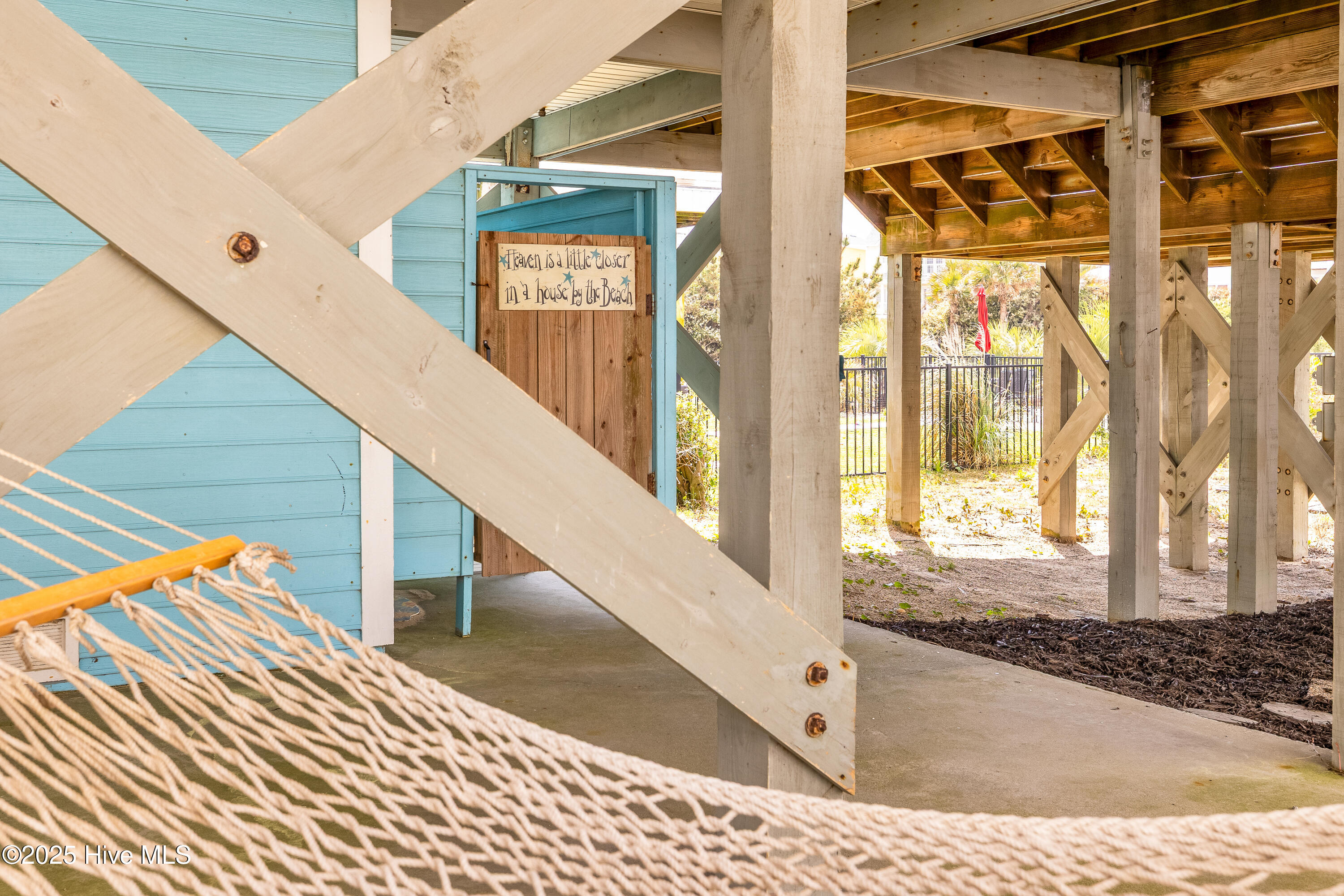 6901 Kings Lynn Drive