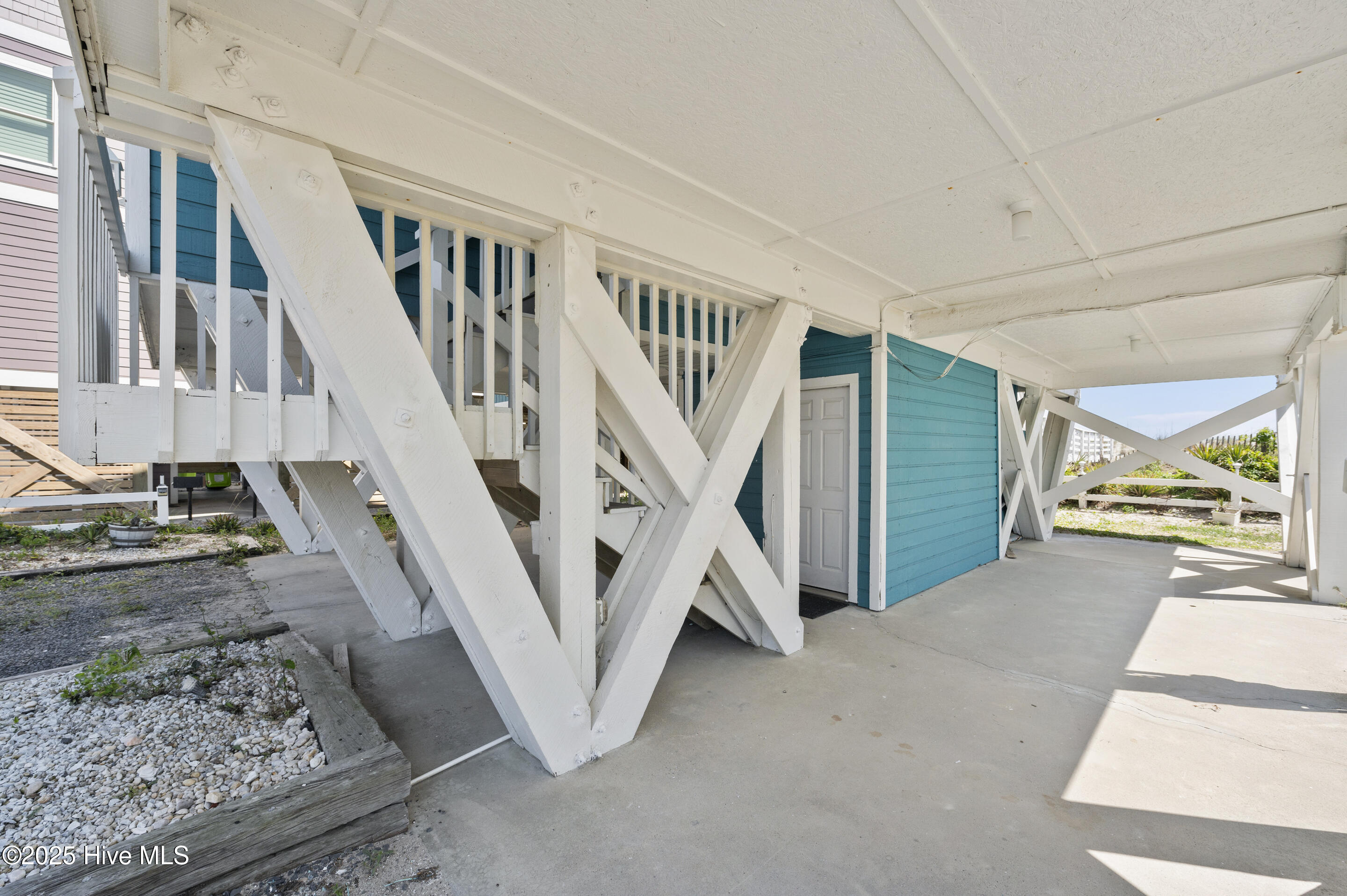 1123 E Beach Drive