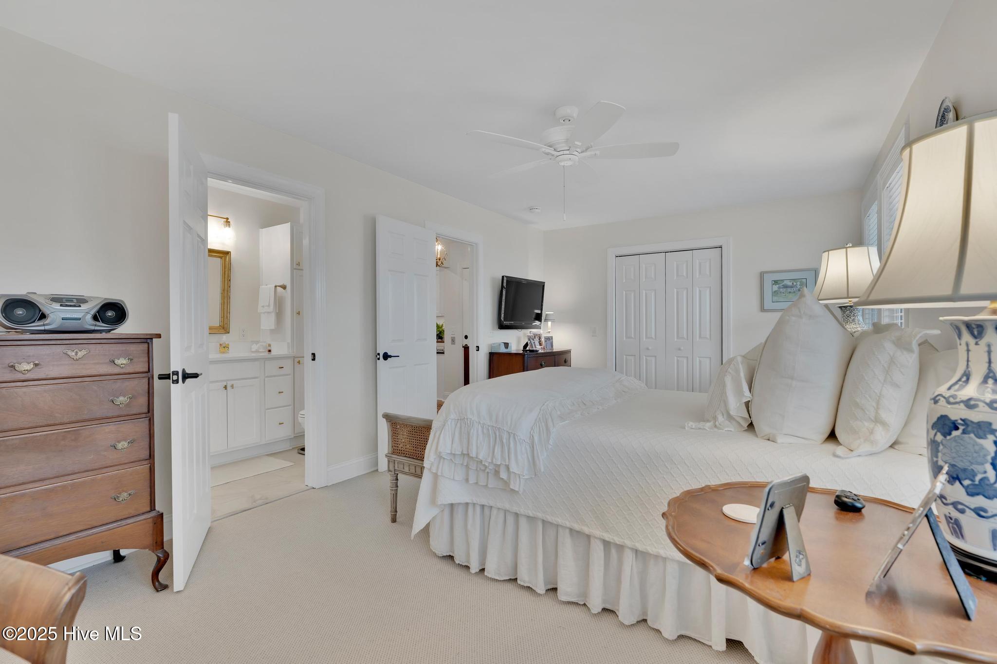 2304 W Pelican Drive