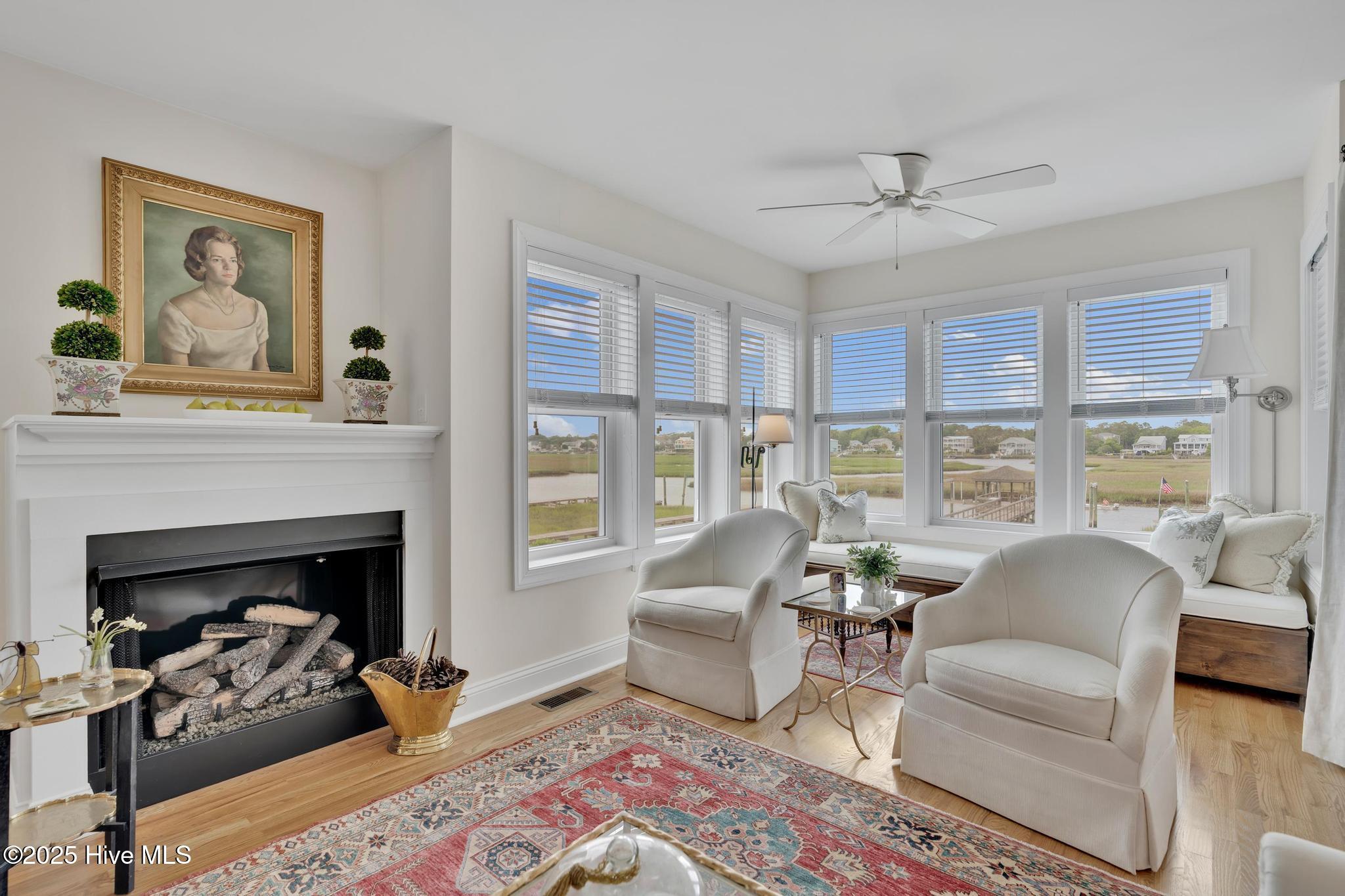 2304 W Pelican Drive