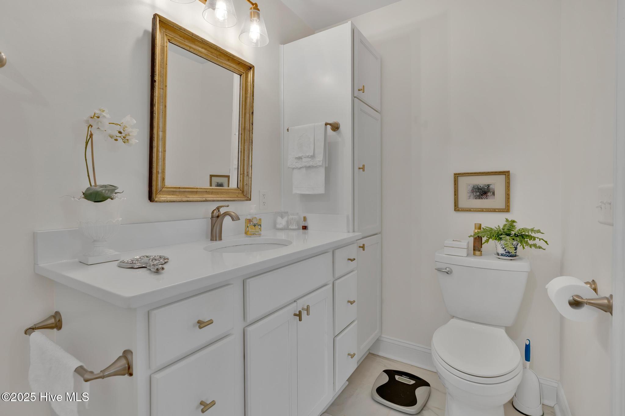 2304 W Pelican Drive