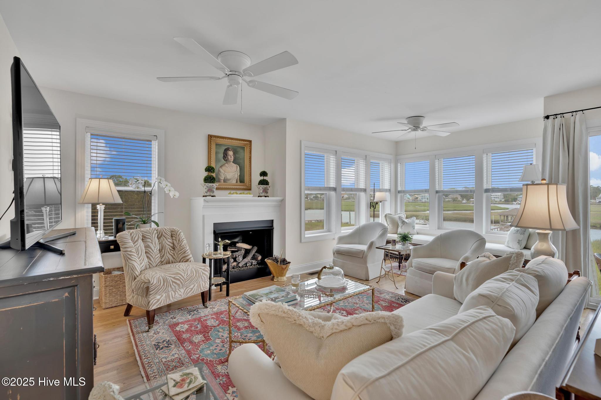 2304 W Pelican Drive