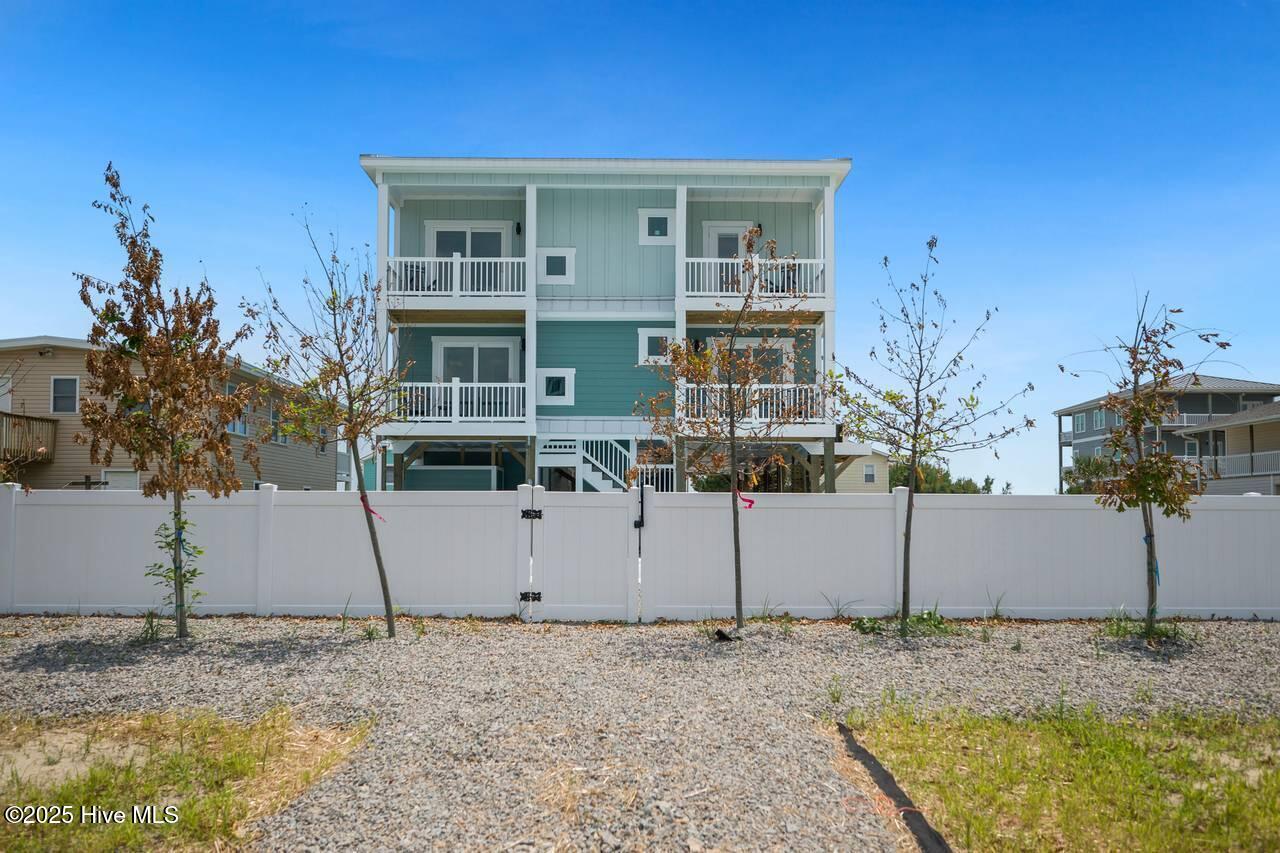 2918 E Beach Drive
