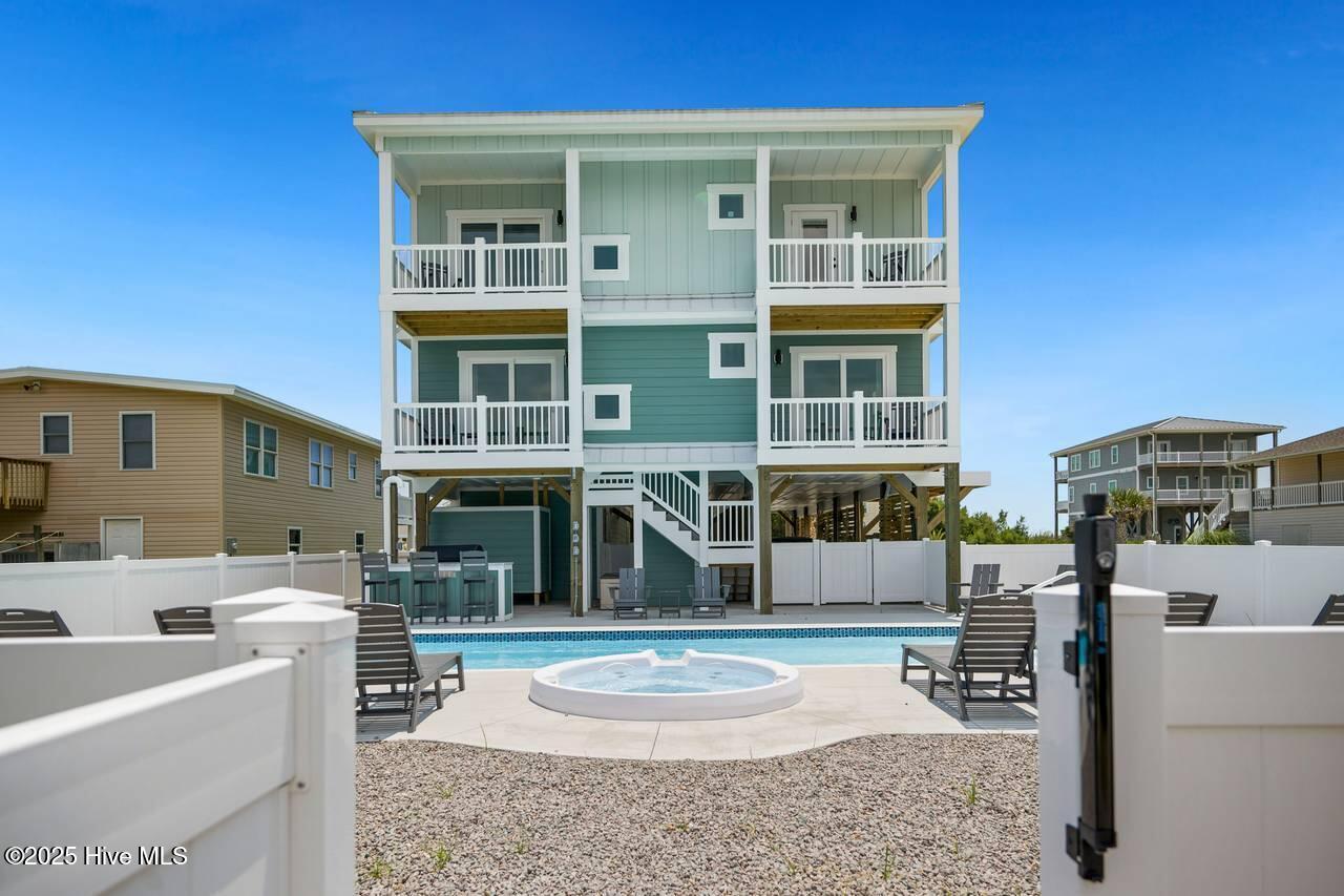 2918 E Beach Drive