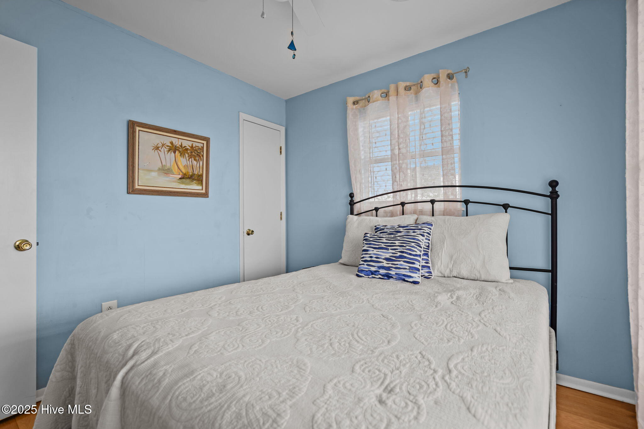 2906 E Dolphin Drive