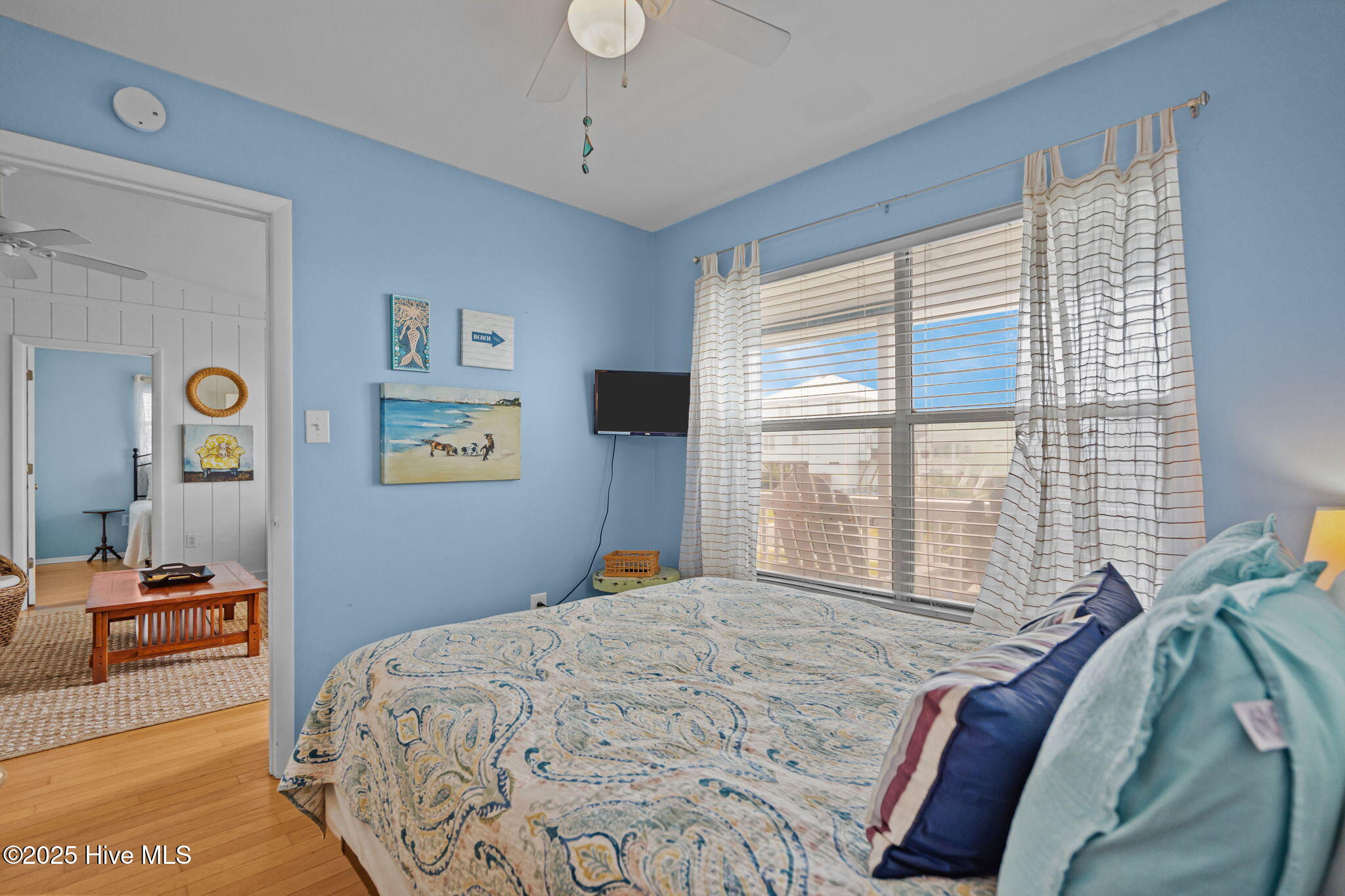 2906 E Dolphin Drive