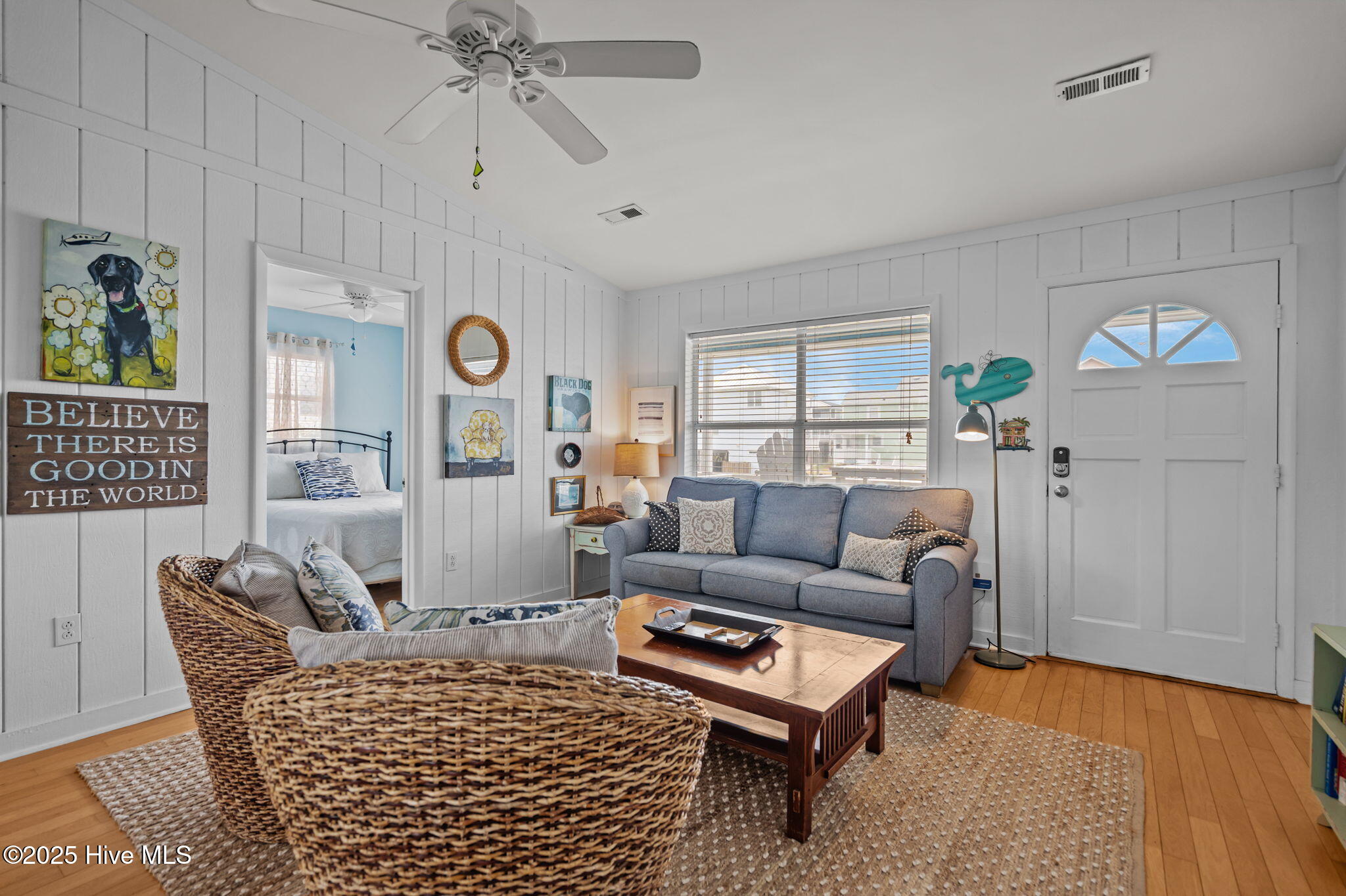 2906 E Dolphin Drive