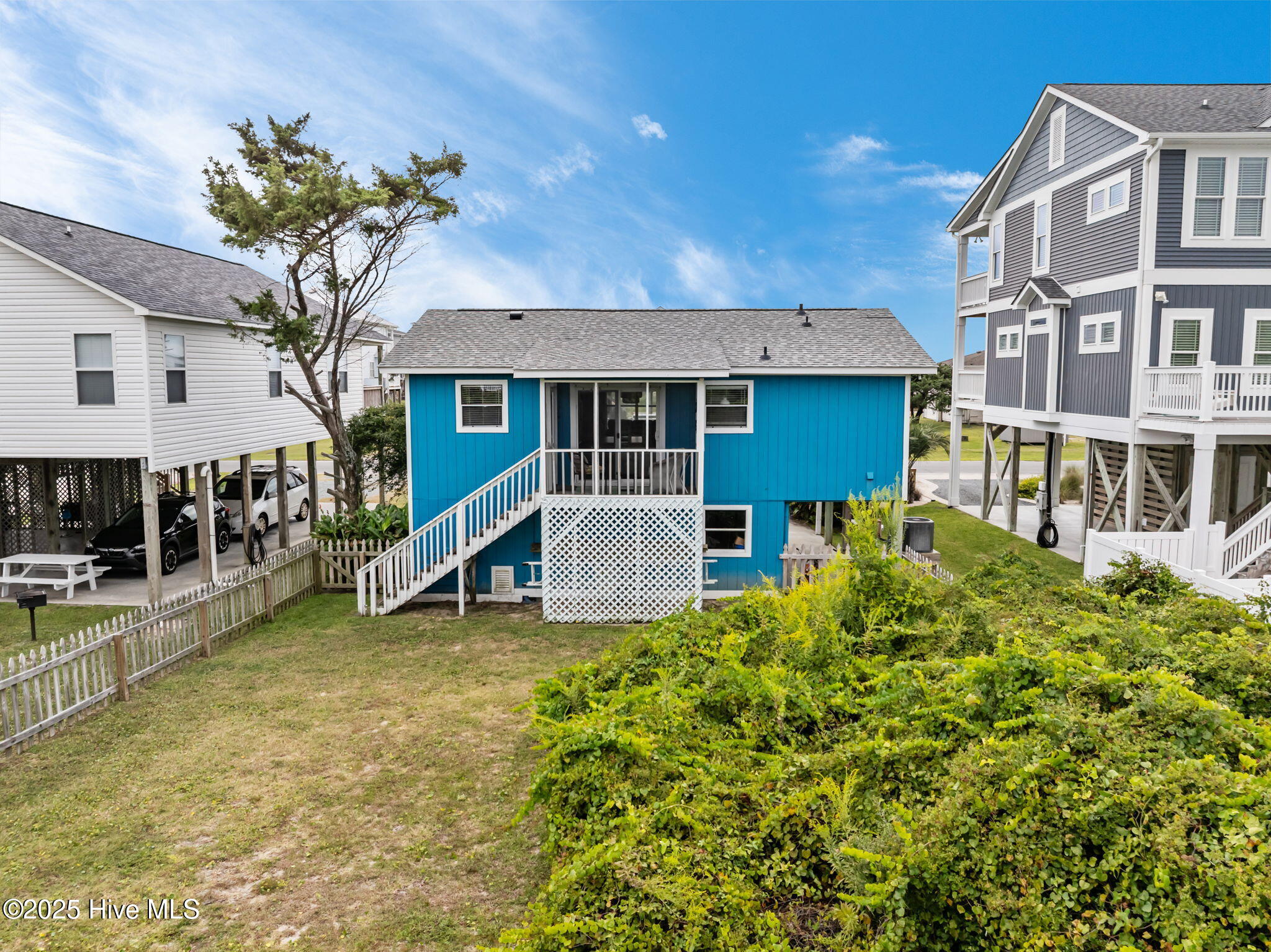 2906 E Dolphin Drive