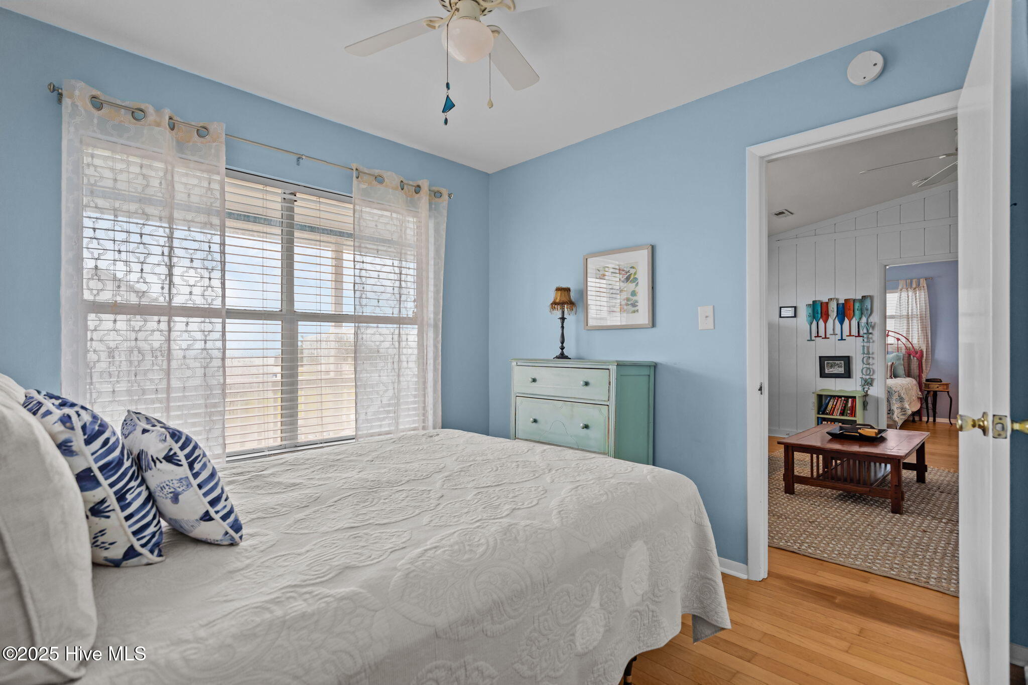 2906 E Dolphin Drive