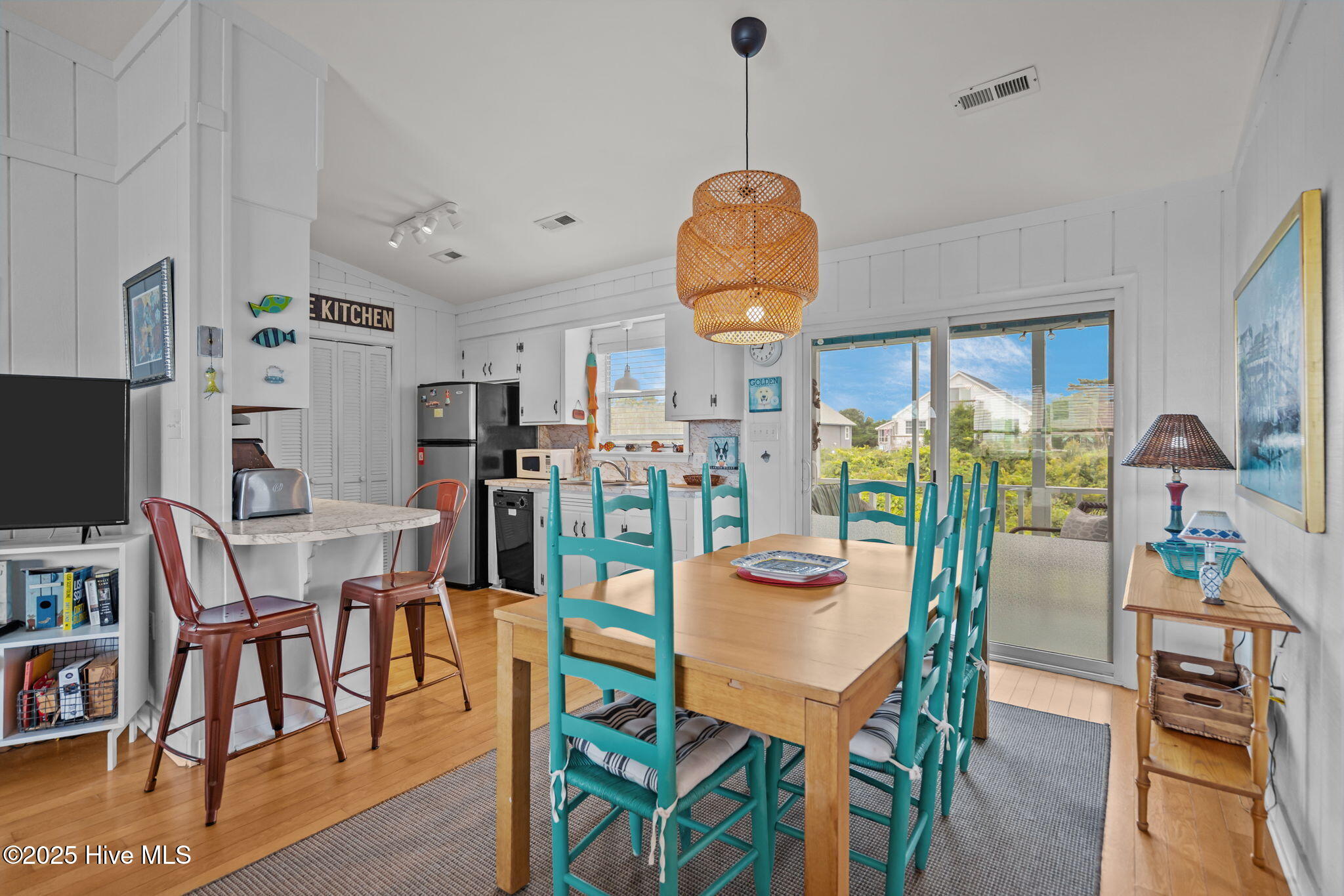 2906 E Dolphin Drive