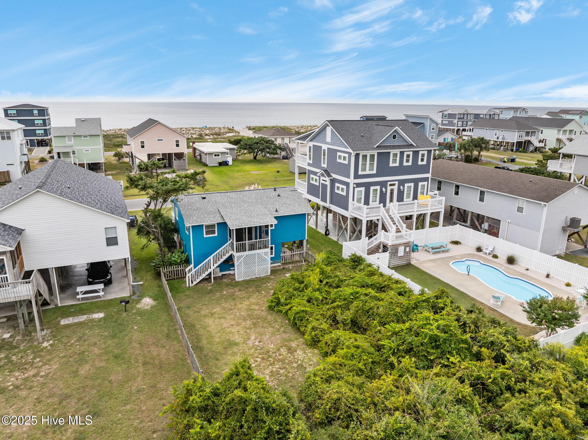 2906 E Dolphin Drive