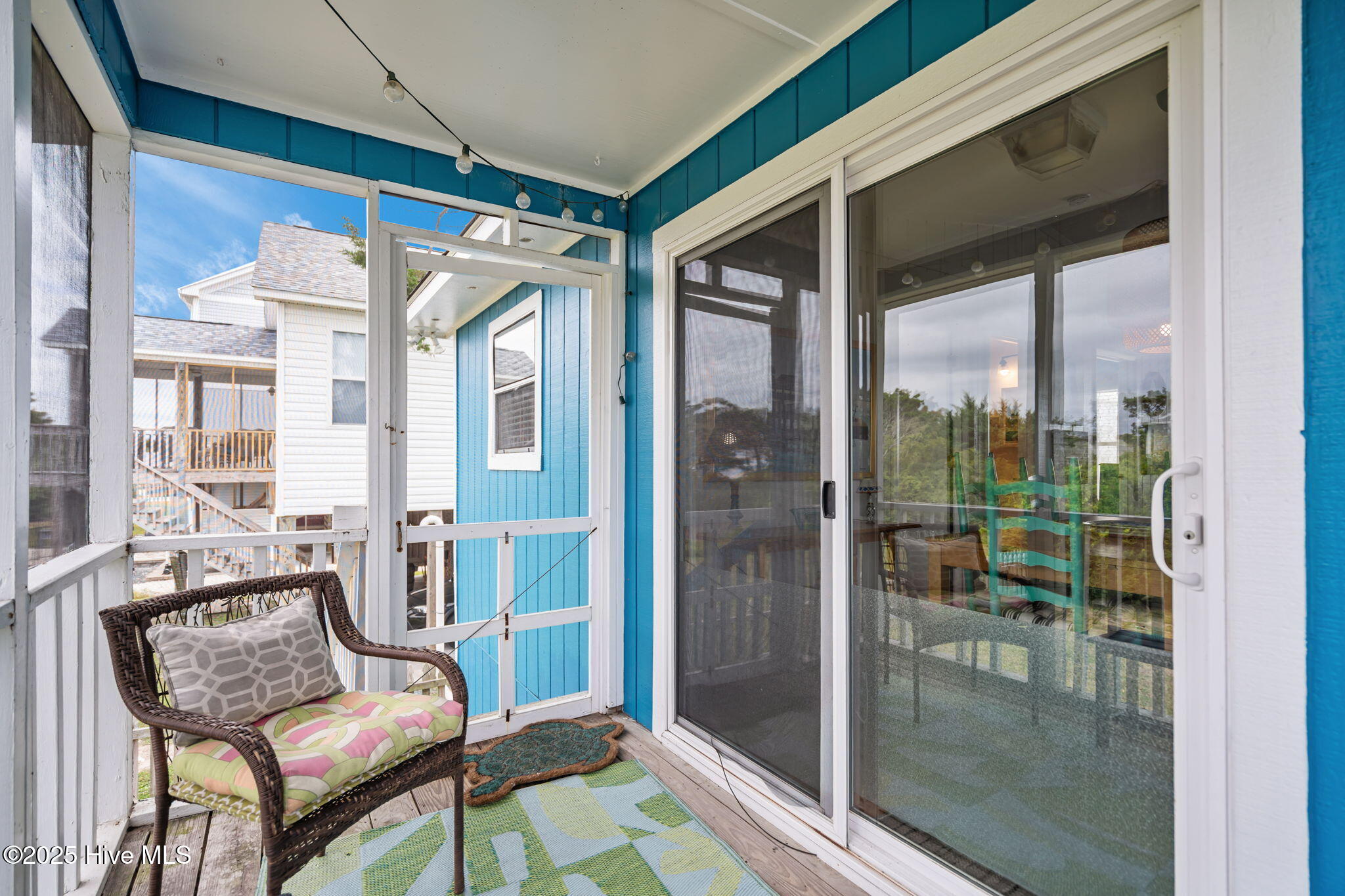 2906 E Dolphin Drive