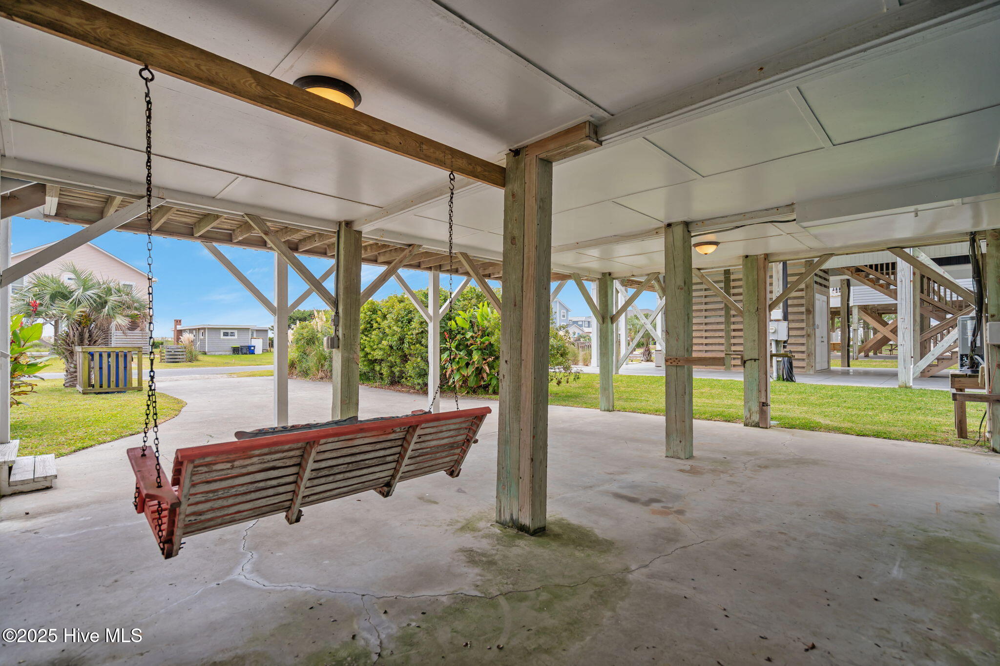 2906 E Dolphin Drive