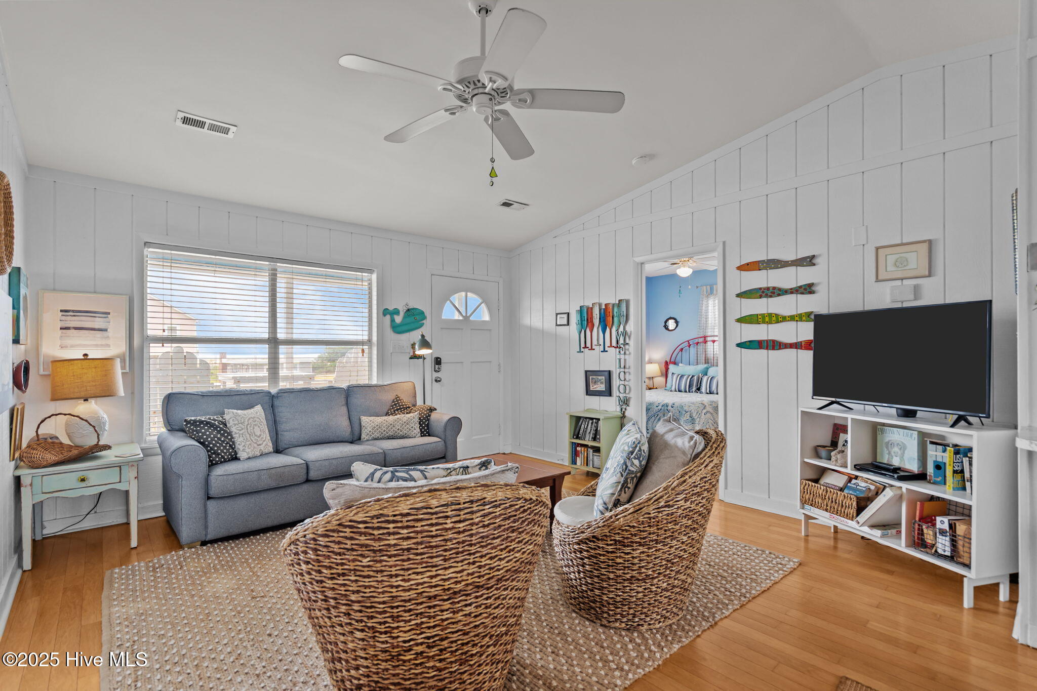 2906 E Dolphin Drive