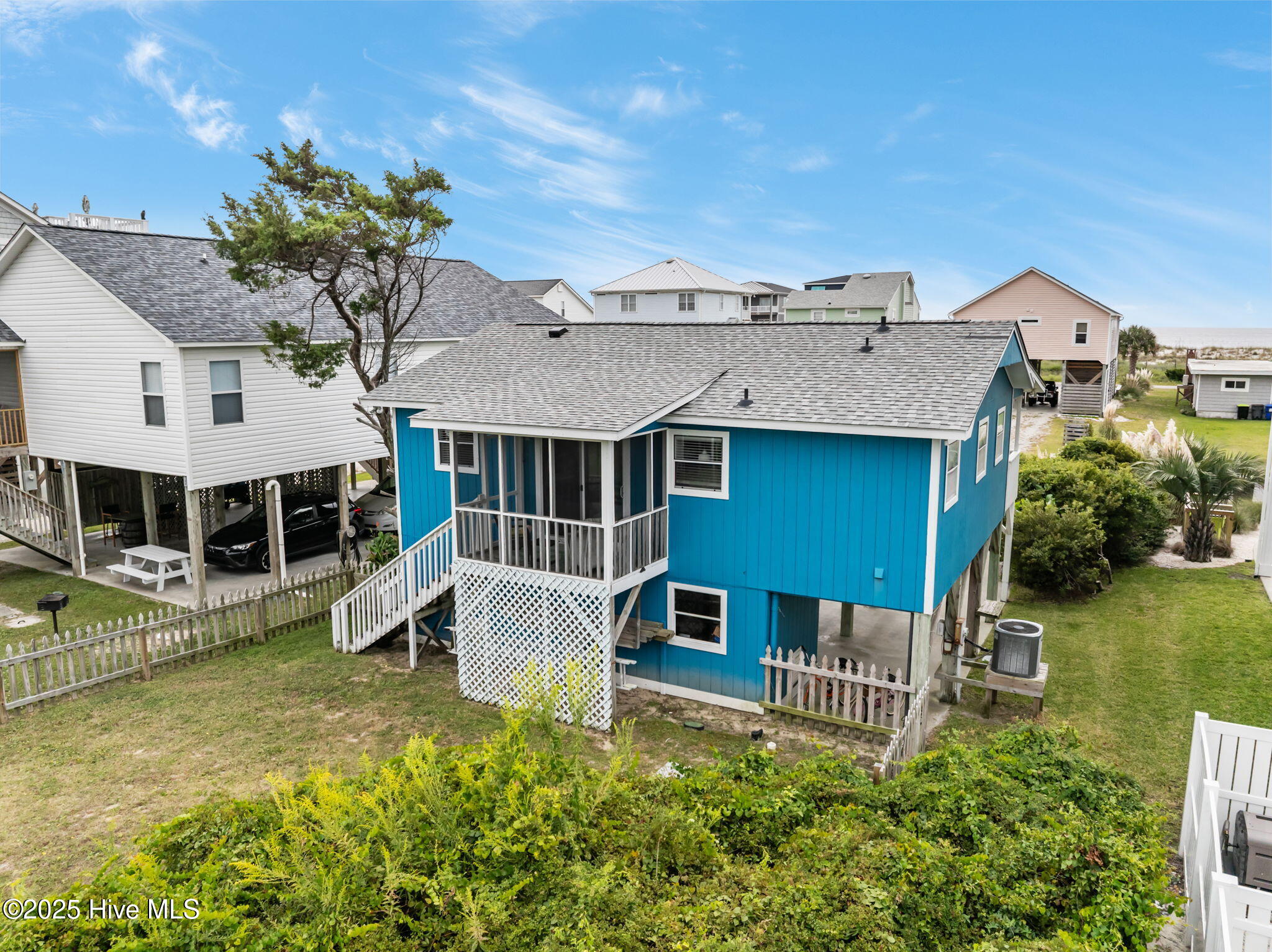 2906 E Dolphin Drive