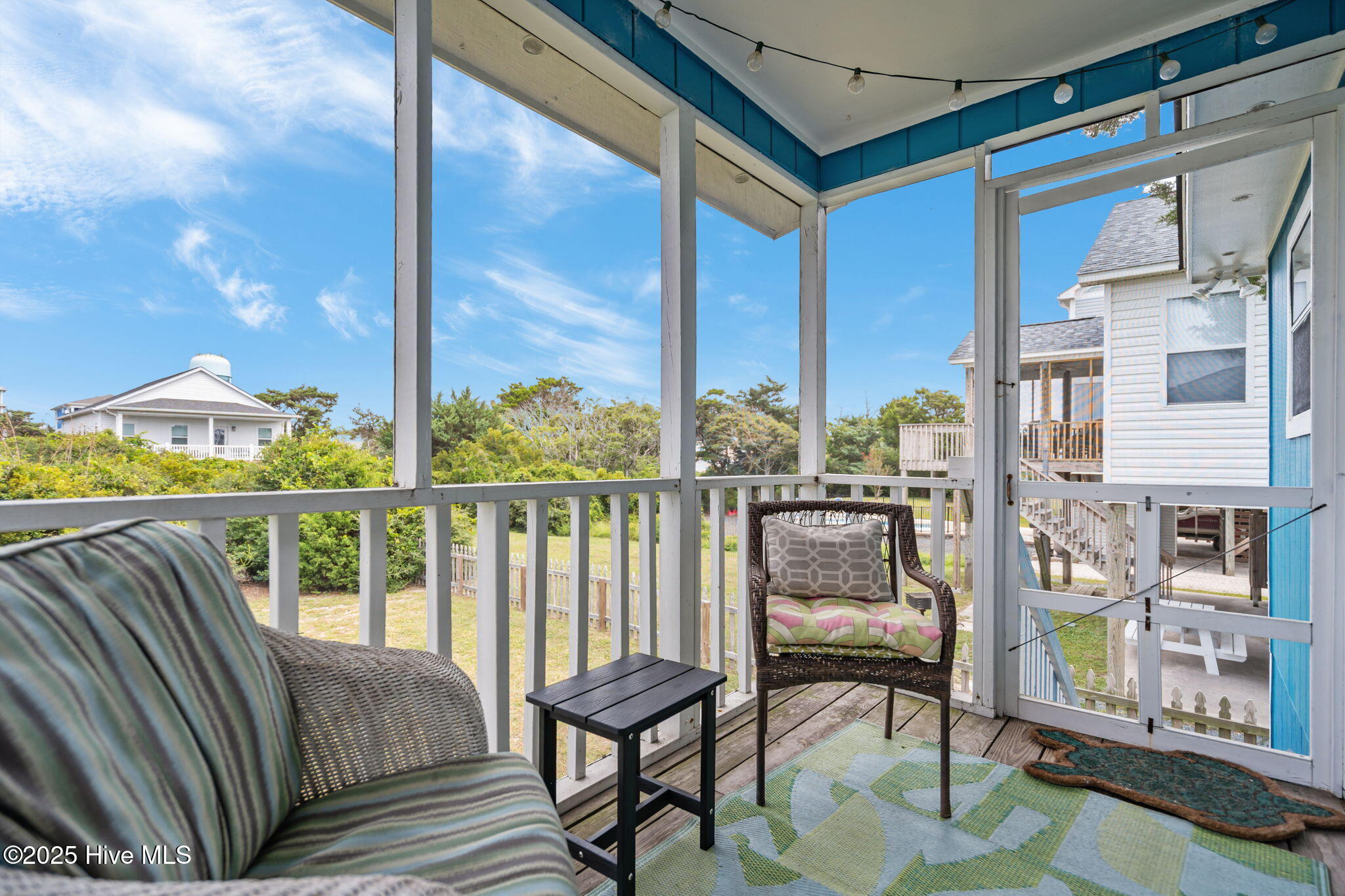 2906 E Dolphin Drive