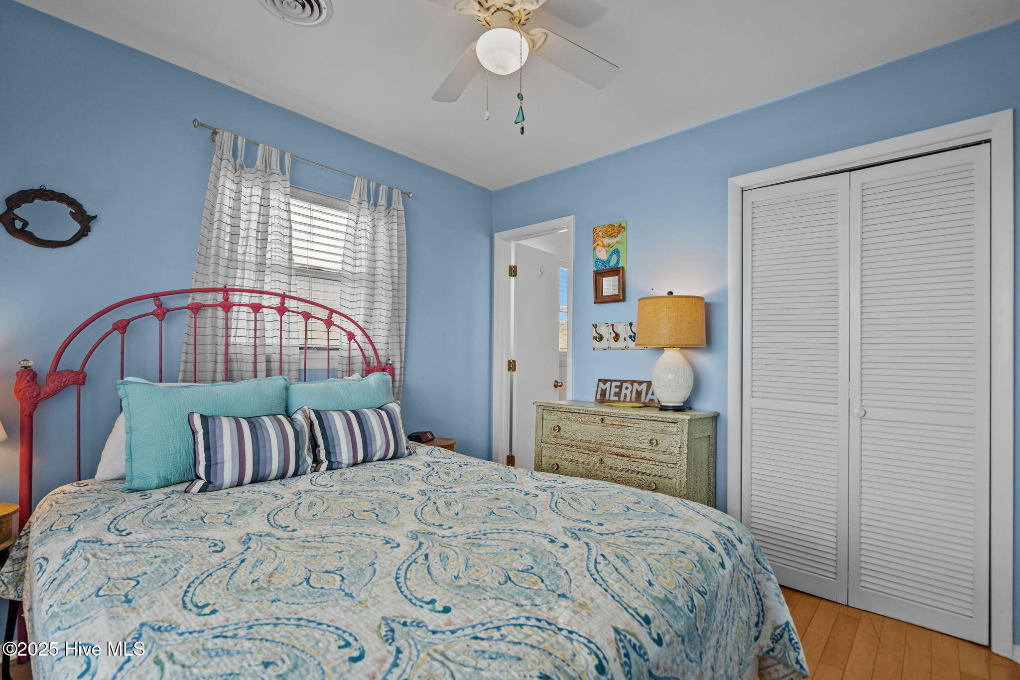 2906 E Dolphin Drive