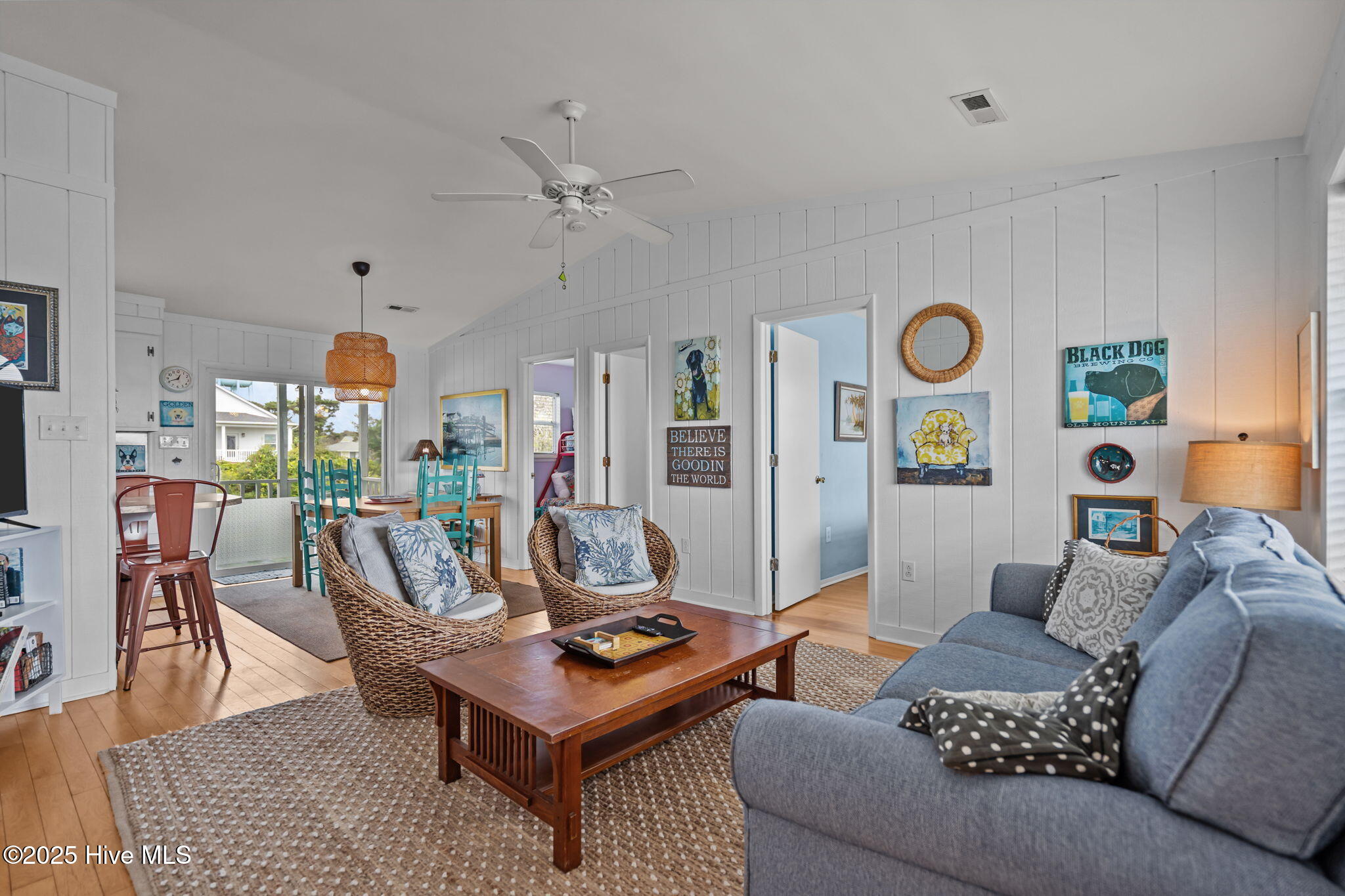 2906 E Dolphin Drive