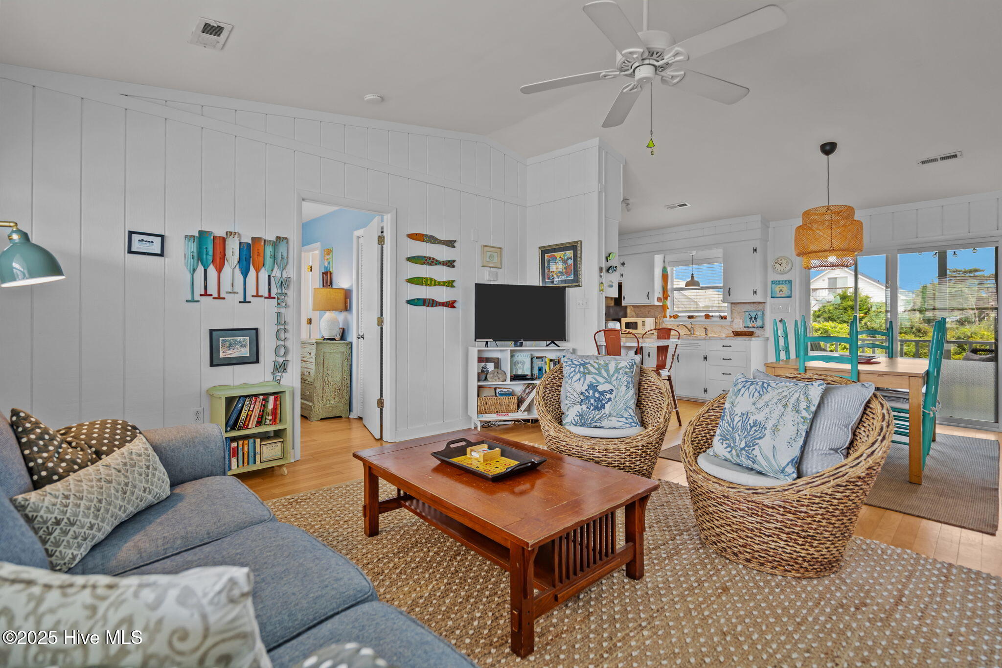 2906 E Dolphin Drive