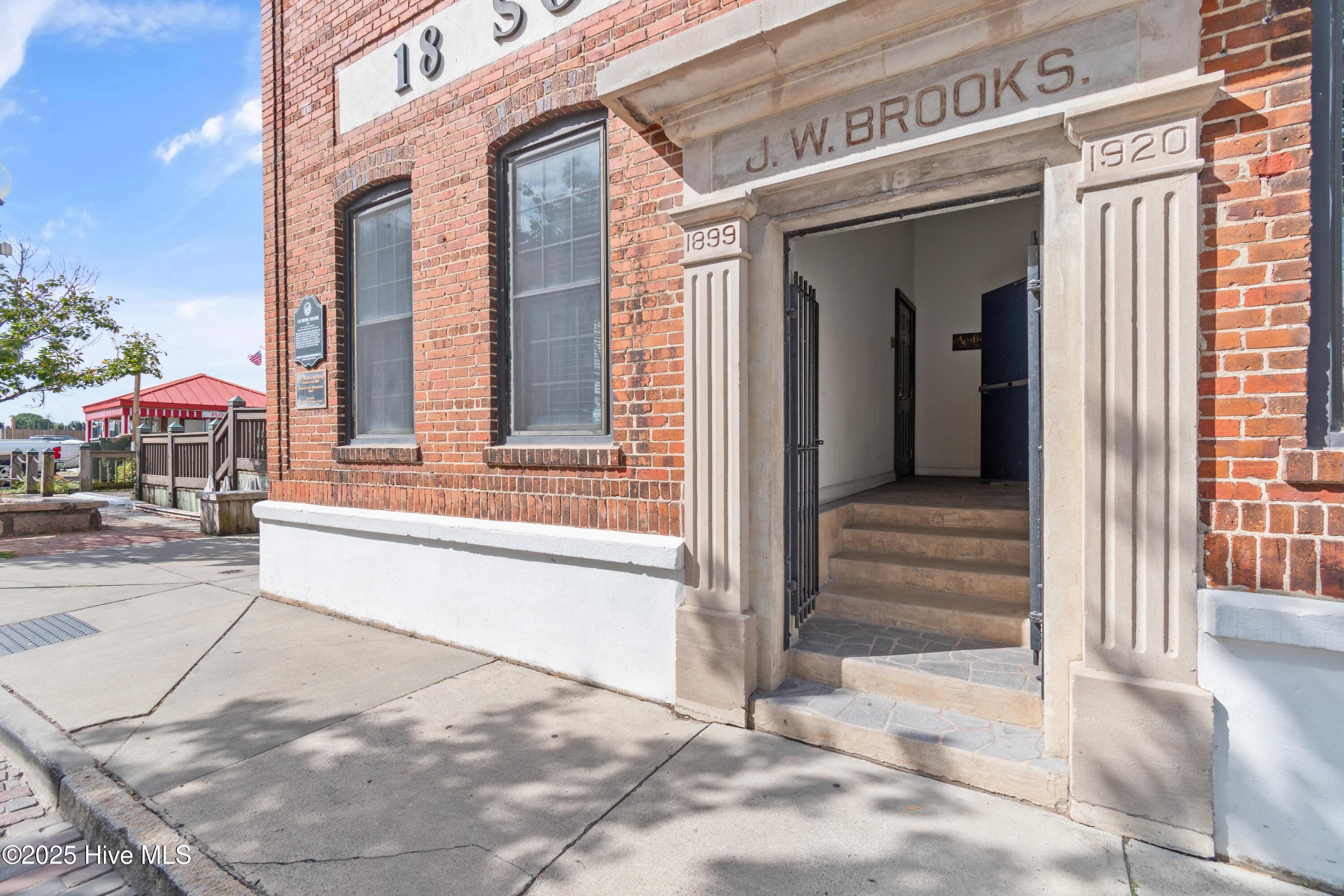 18 S Water Street, Ste 1