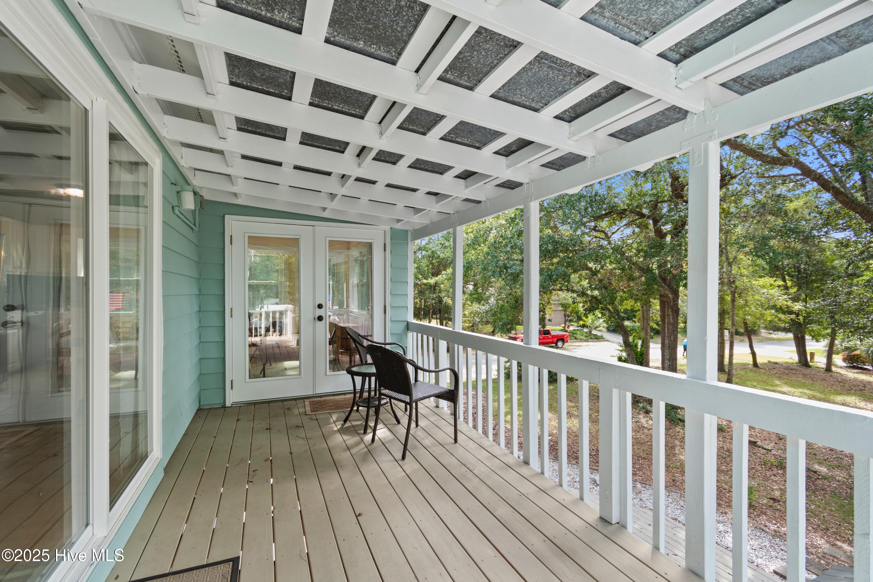 101 W Oak Island Drive