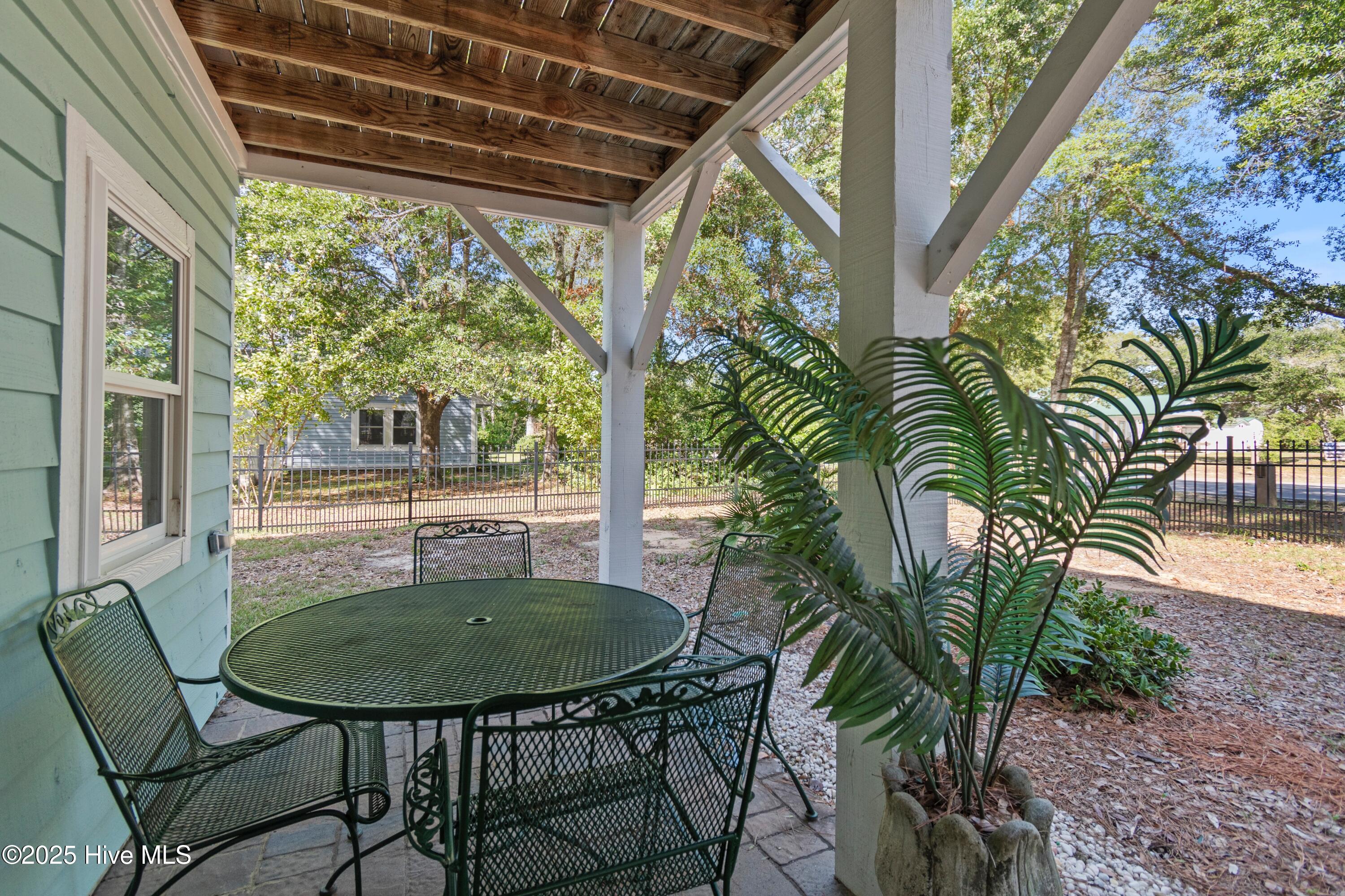 101 W Oak Island Drive