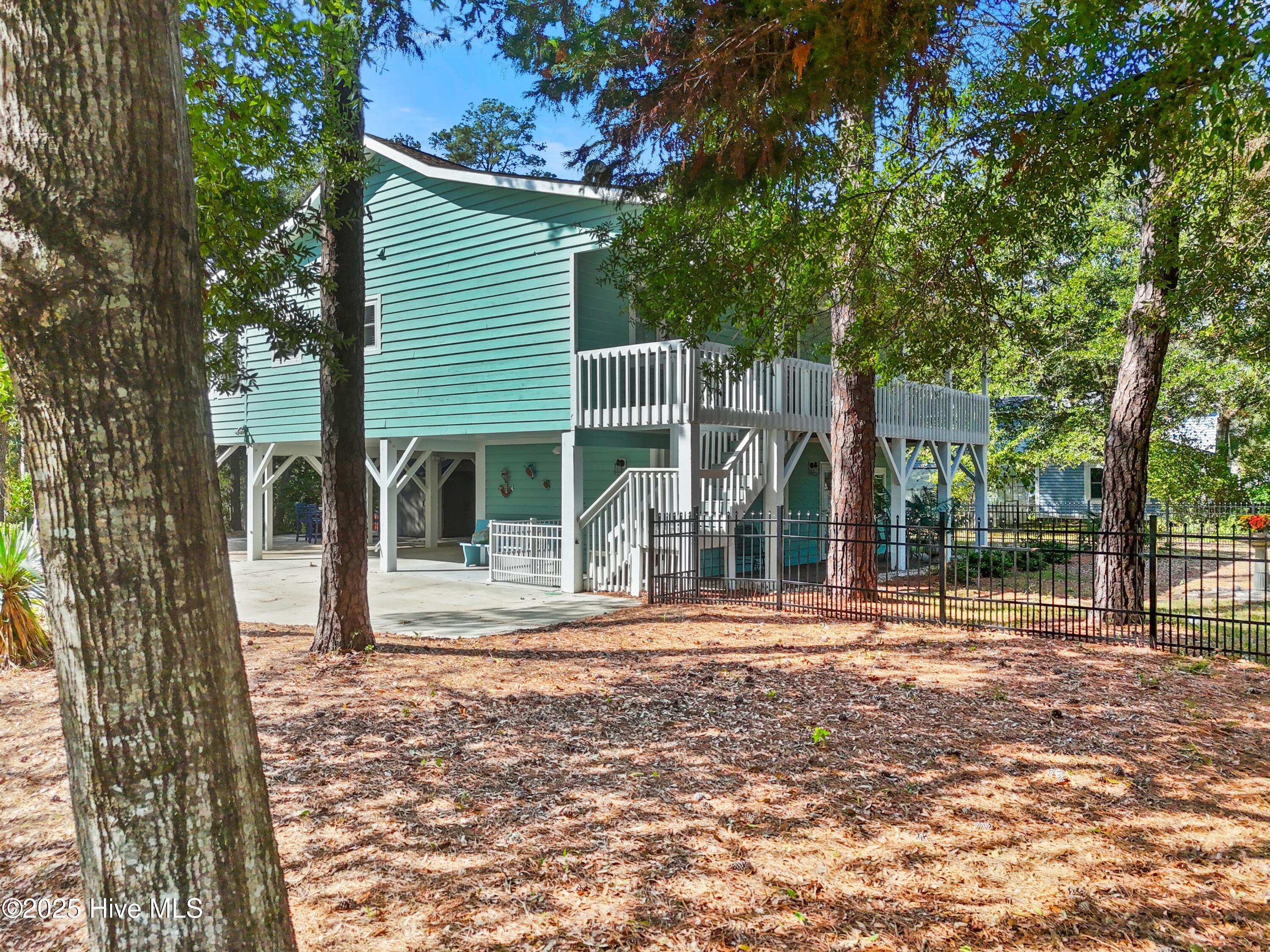 101 W Oak Island Drive