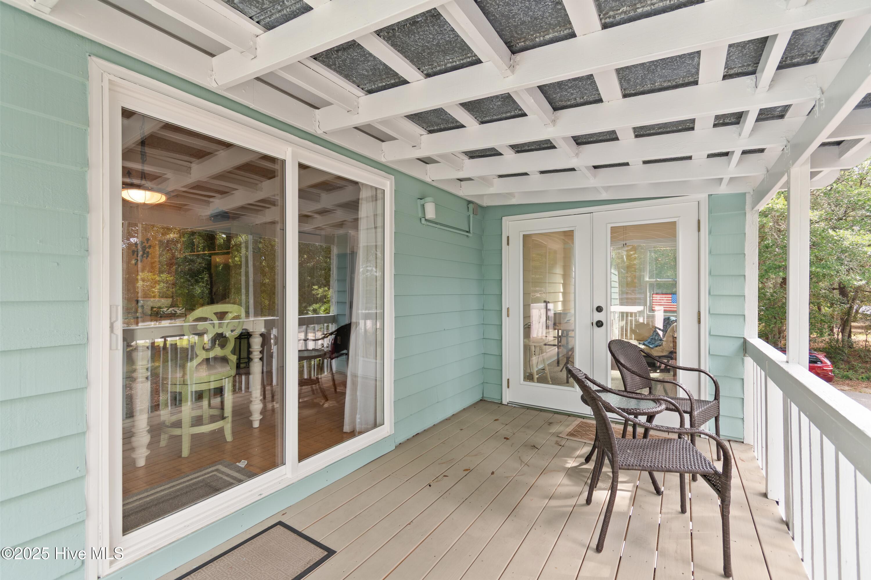 101 W Oak Island Drive