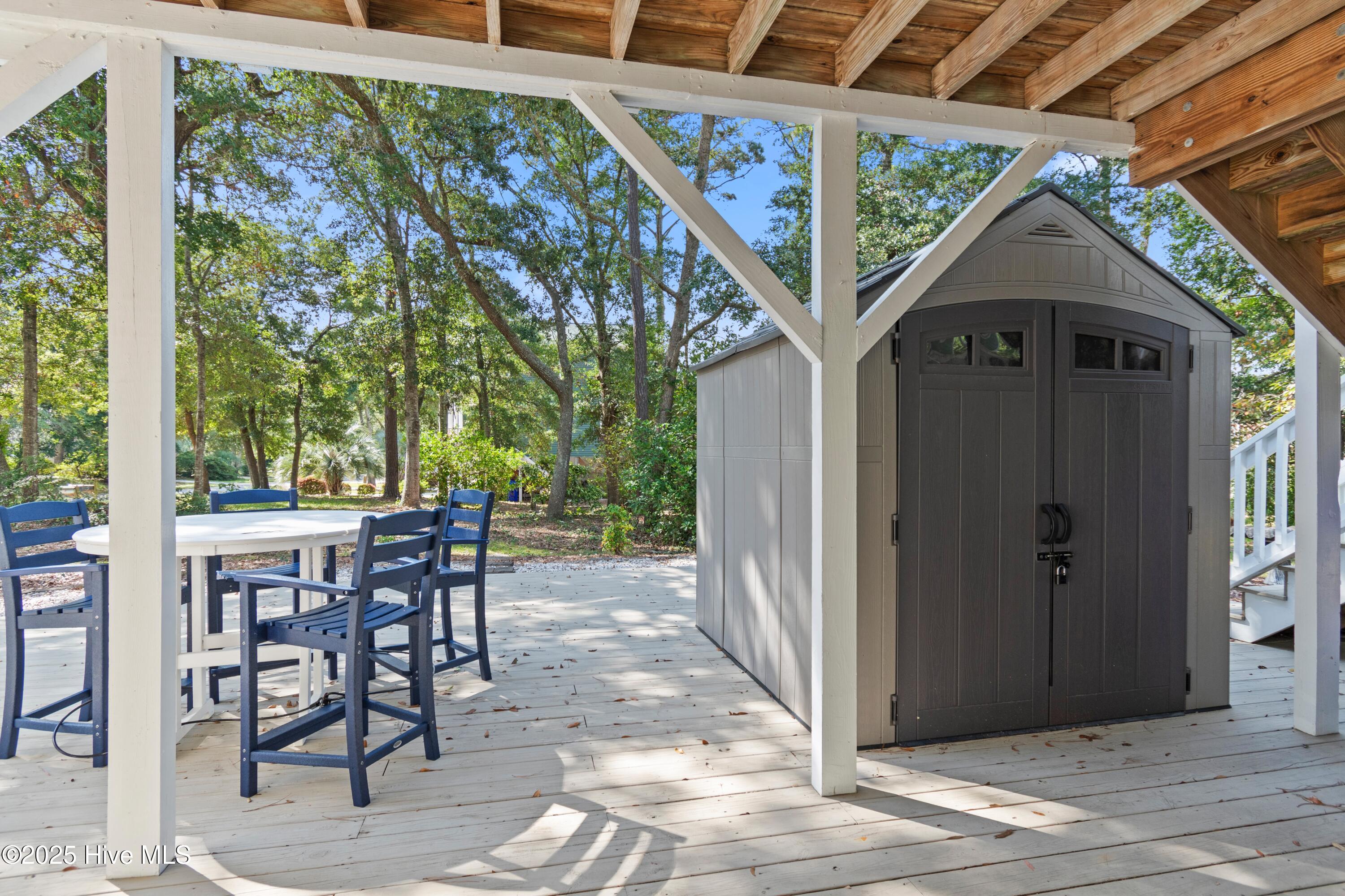 101 W Oak Island Drive