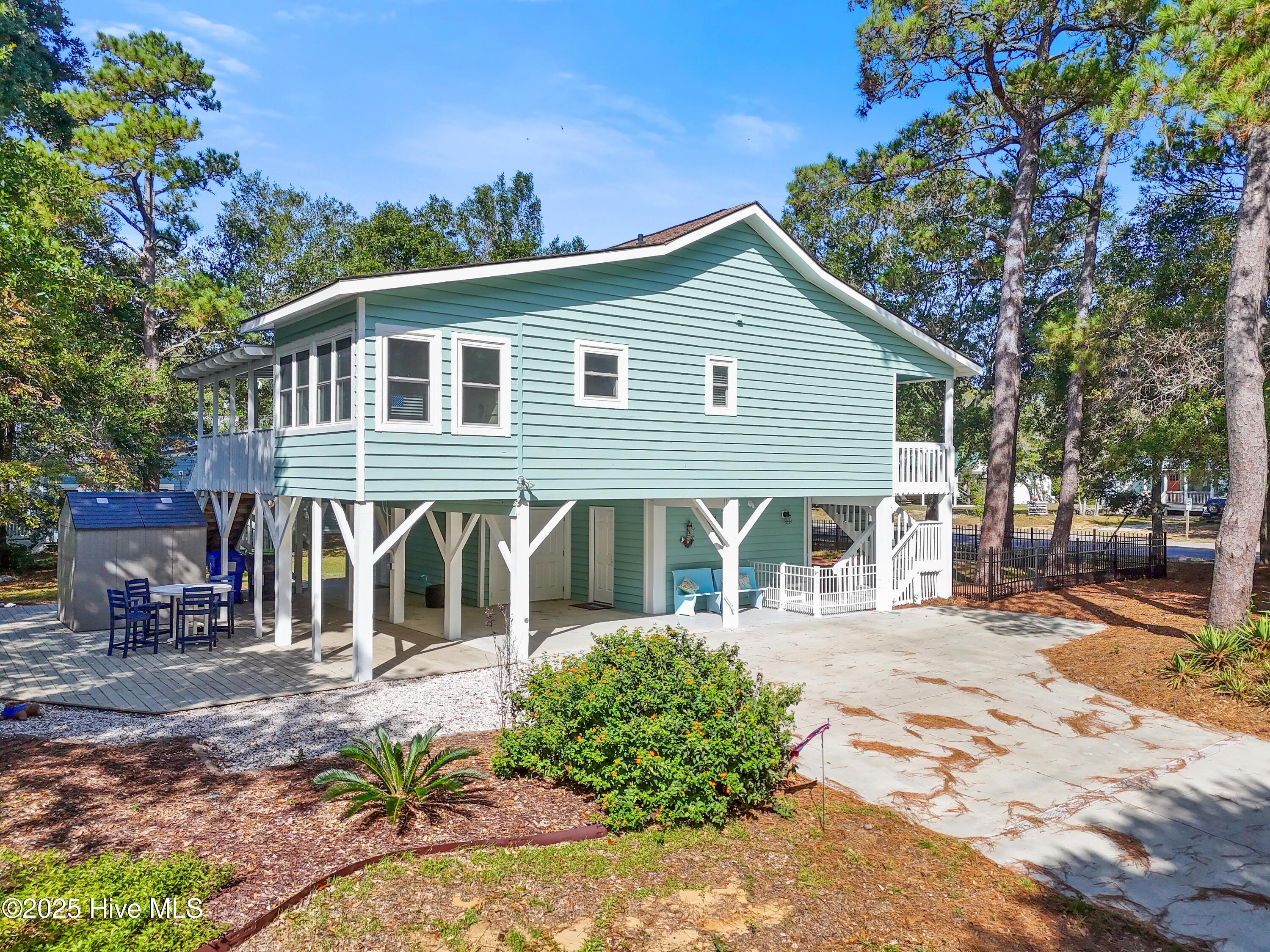 101 W Oak Island Drive