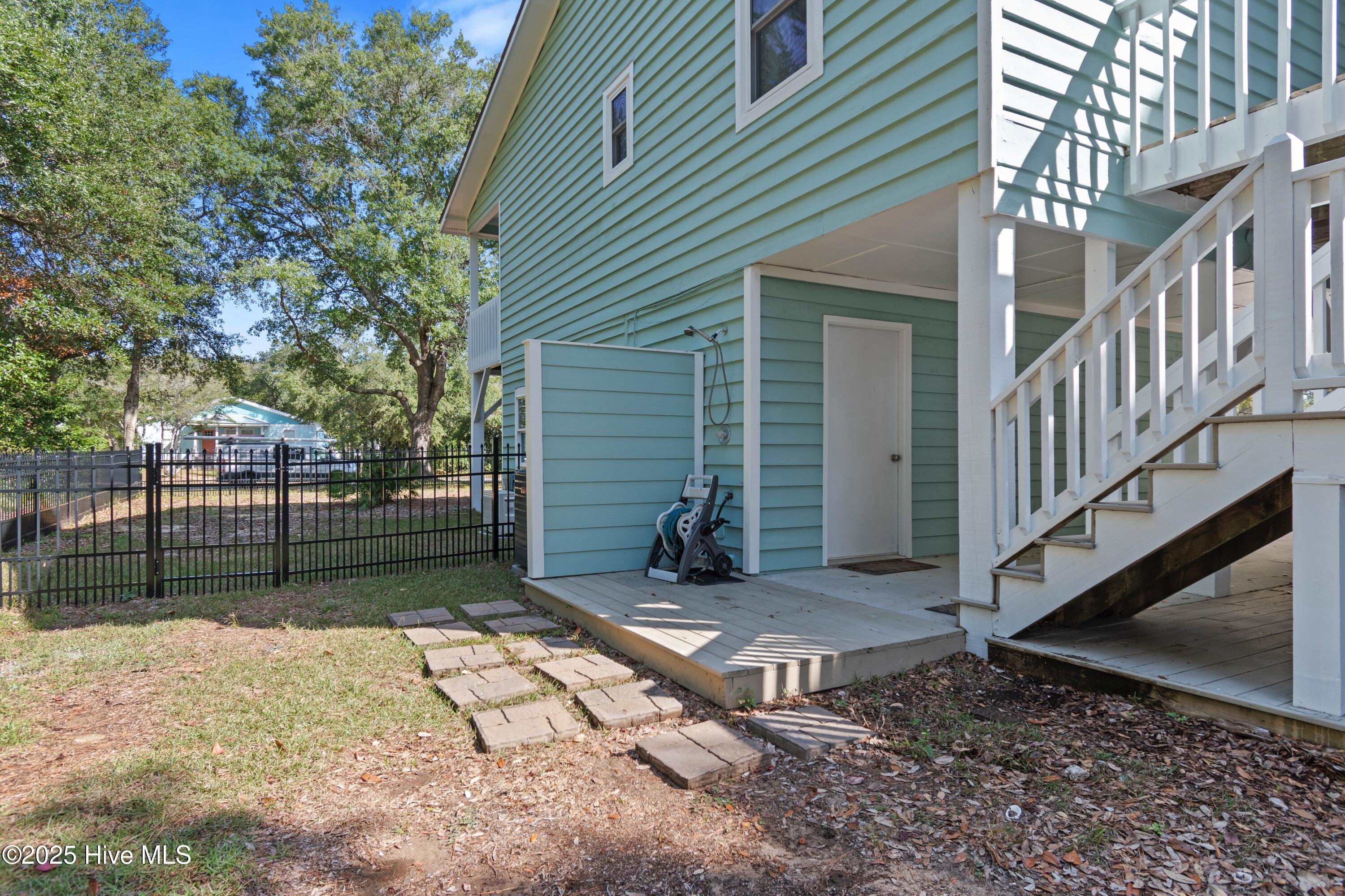 101 W Oak Island Drive