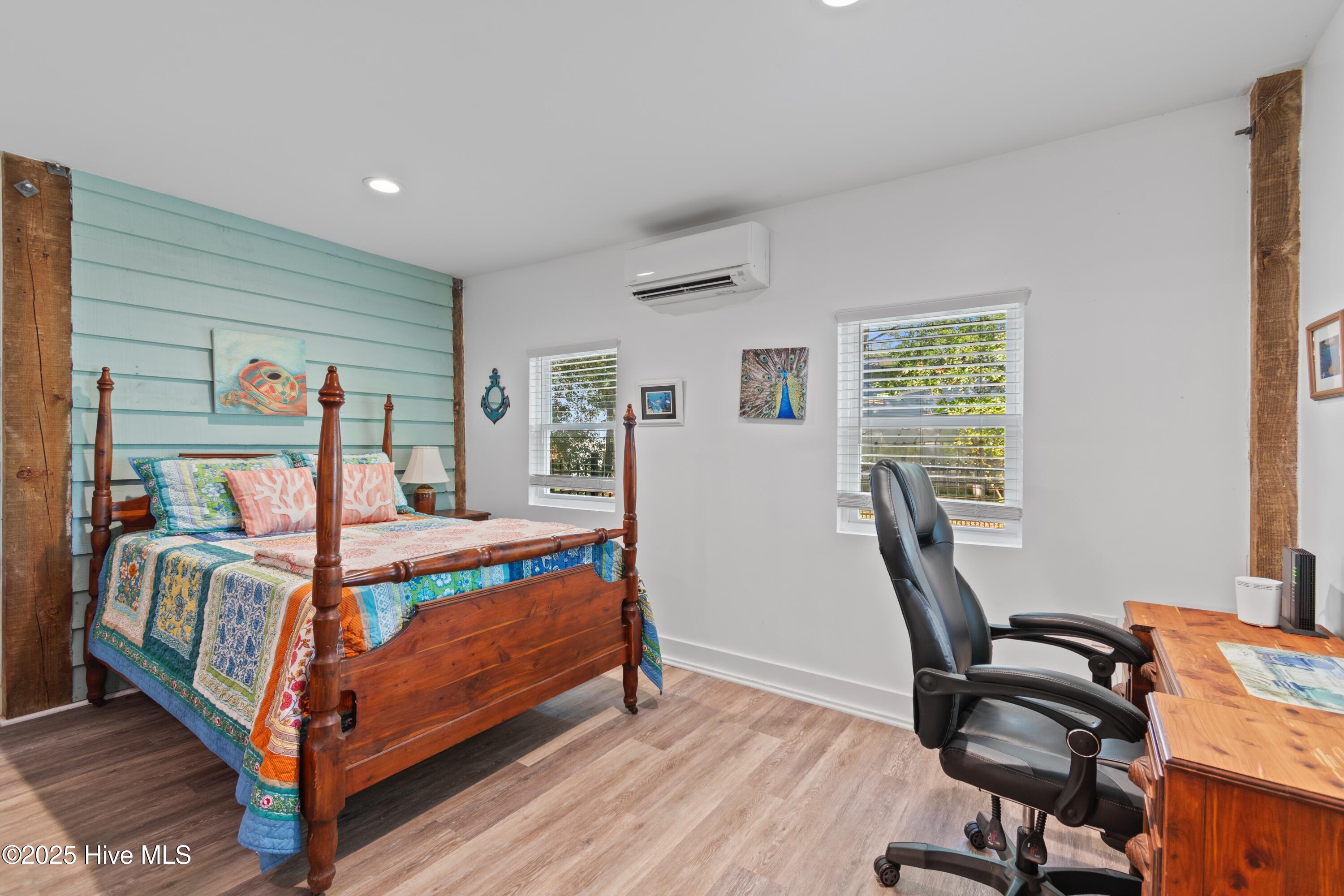 101 W Oak Island Drive