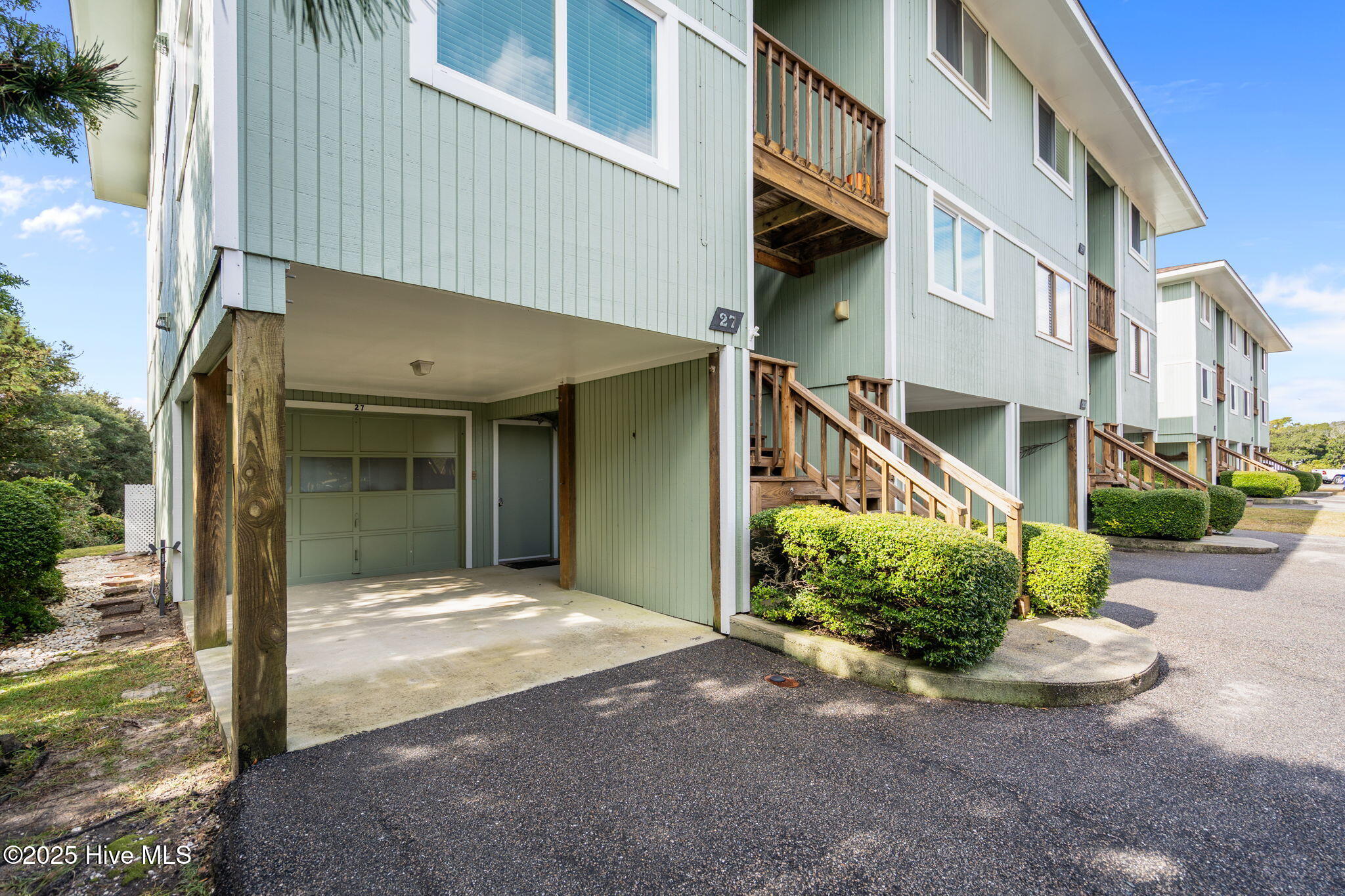 27 Foxfire Trace