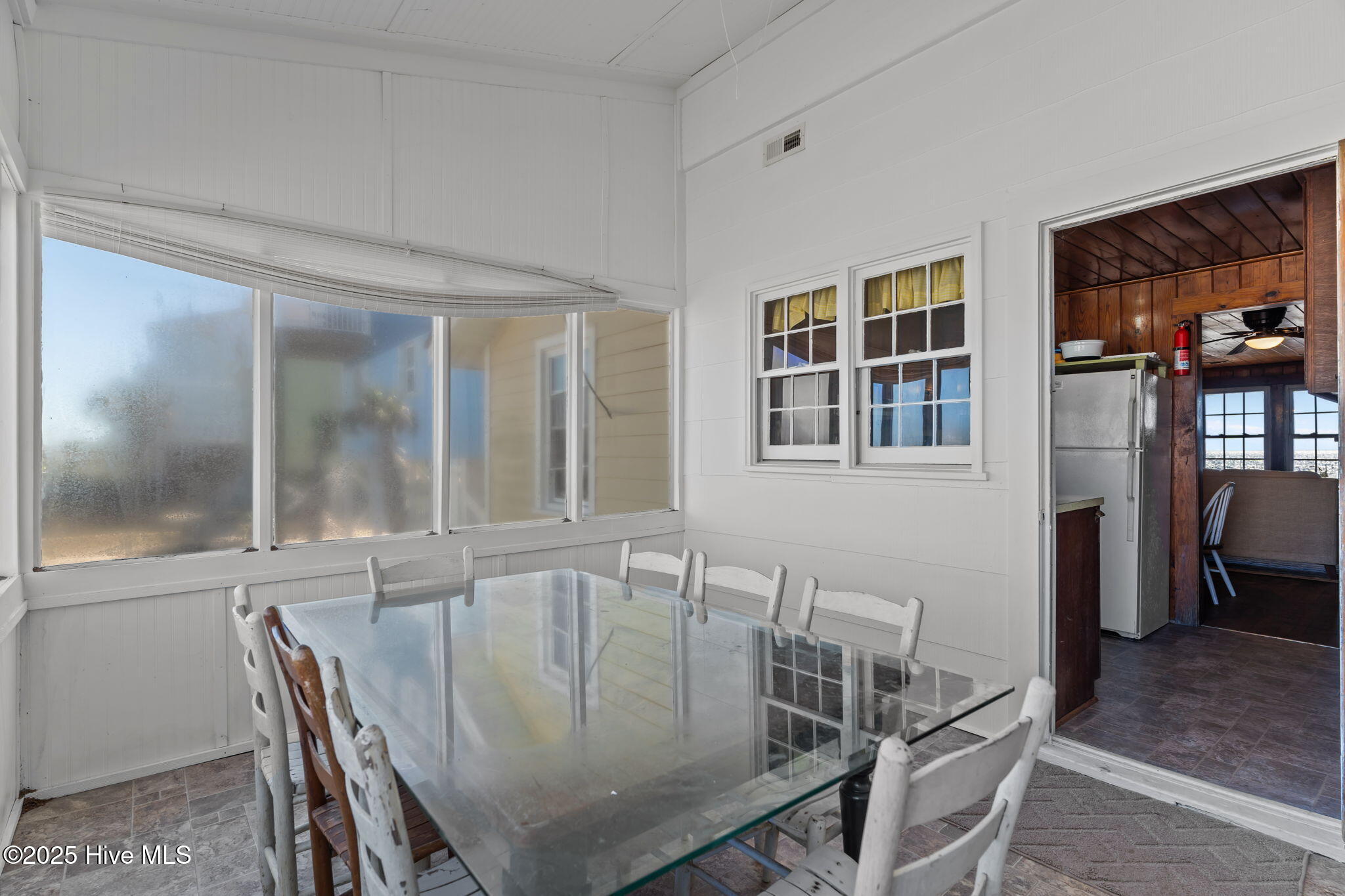2011 W Beach Drive