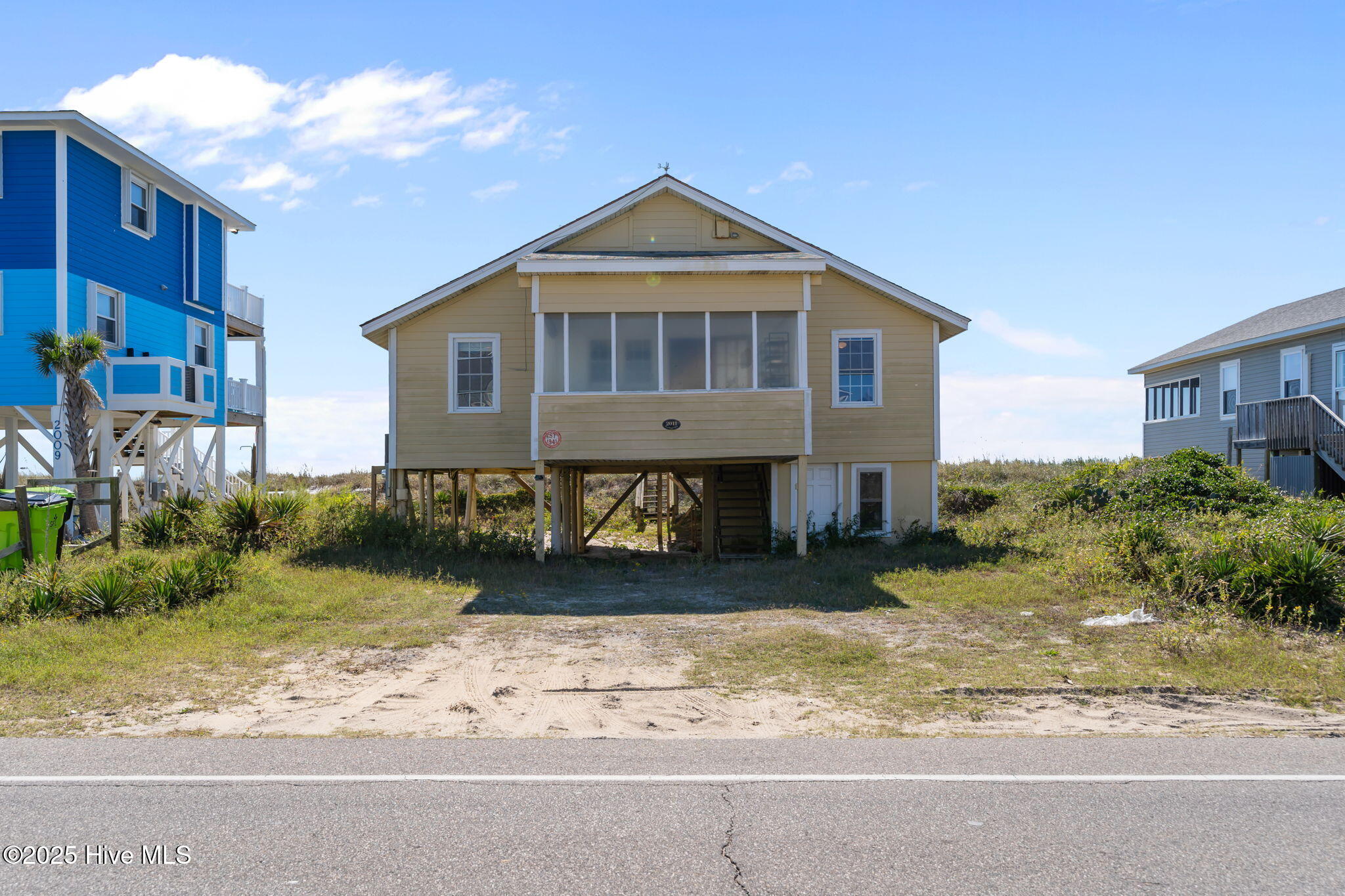 2011 W Beach Drive