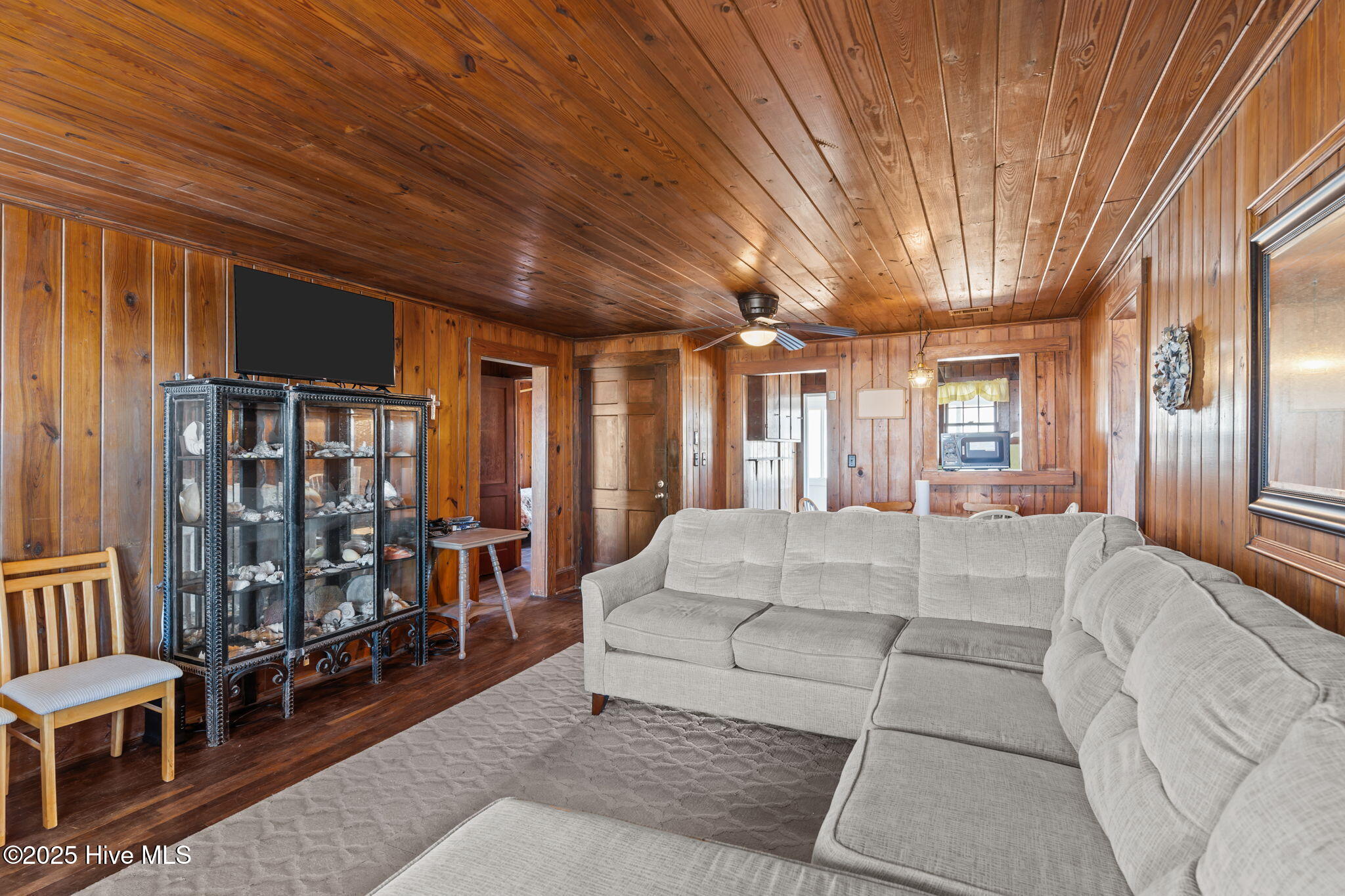 2011 W Beach Drive