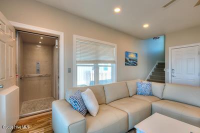 5103 W Beach Drive