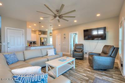 5103 W Beach Drive