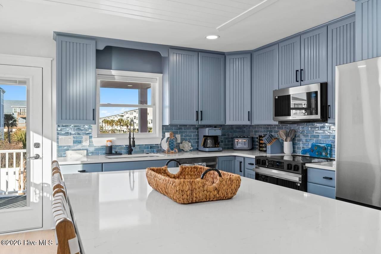5518 E Beach Drive