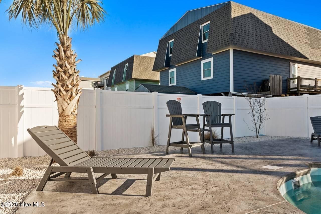 5518 E Beach Drive