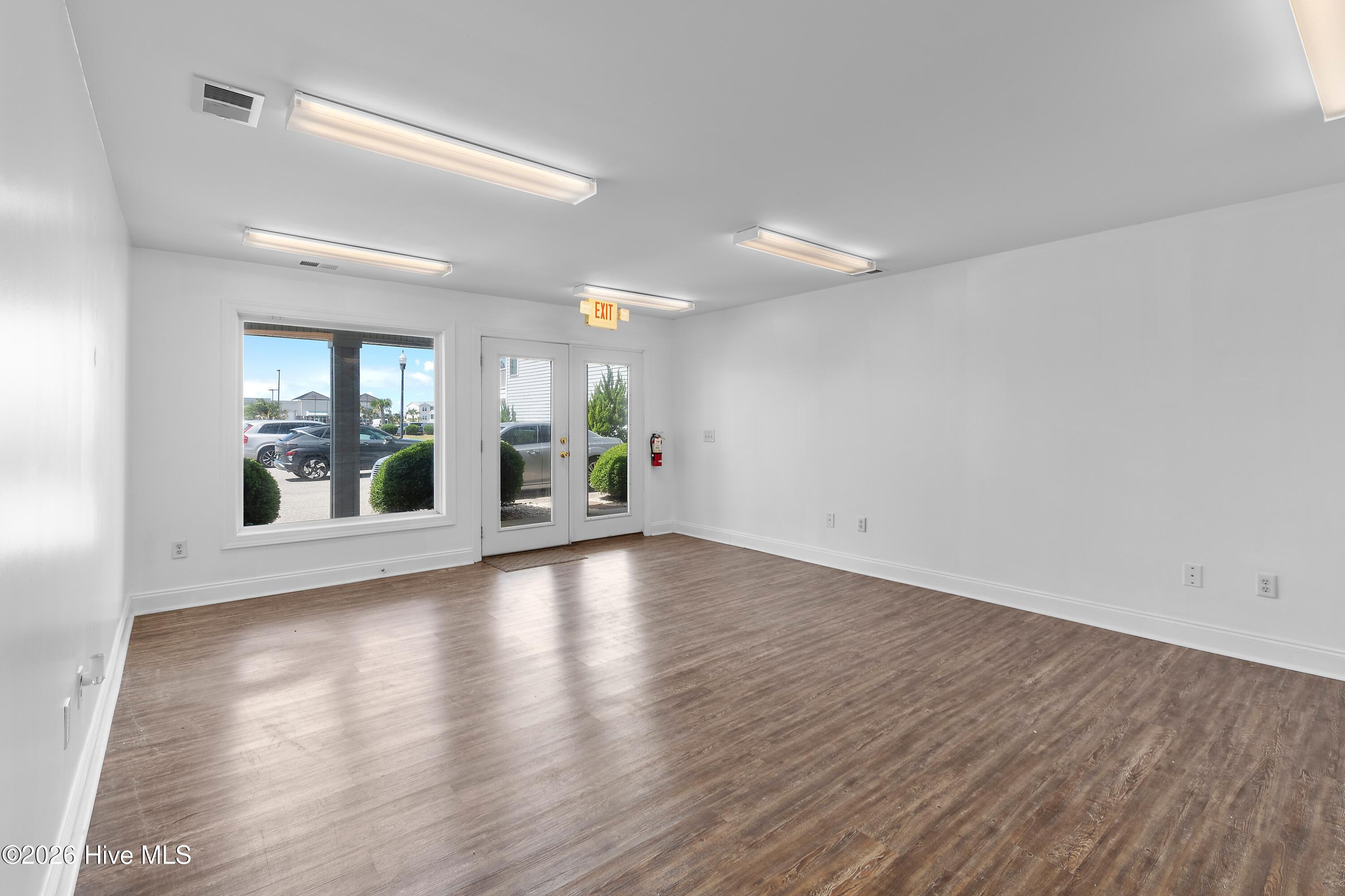 5016 E Oak Island Drive Apt 2