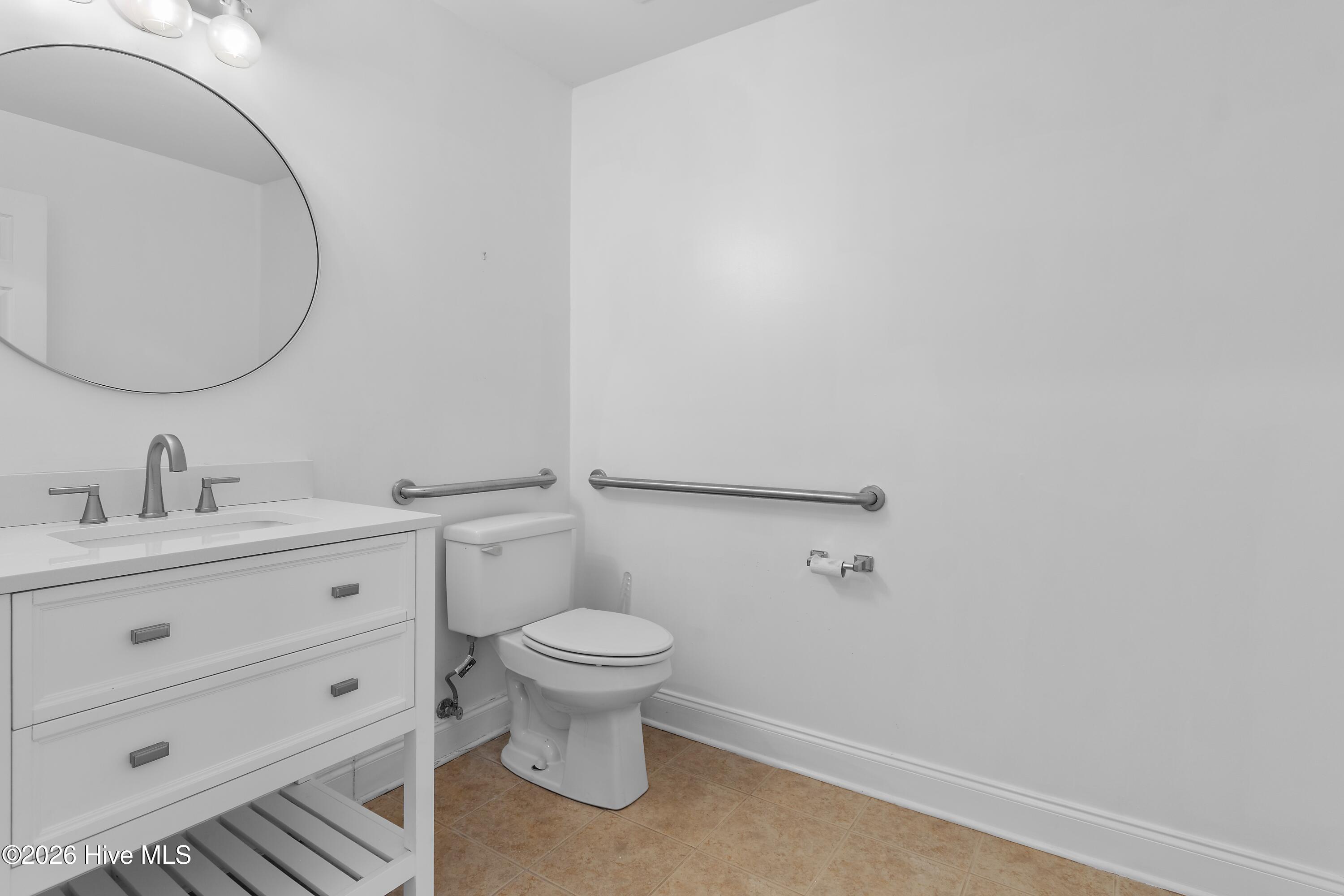 5016 E Oak Island Drive Apt 2